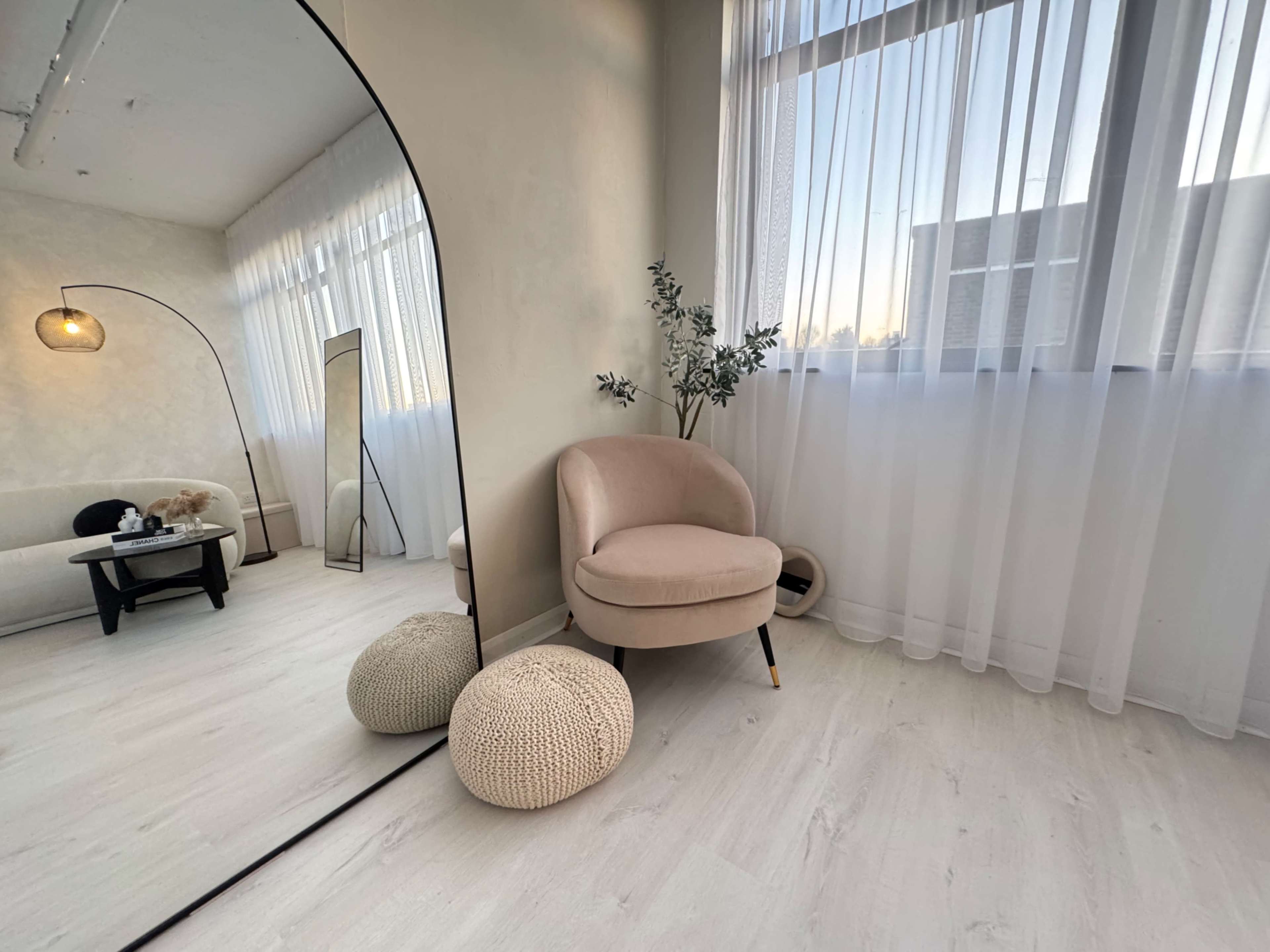 Lifestyle Content Studio with Natural Lighting Image in London, London, ENG