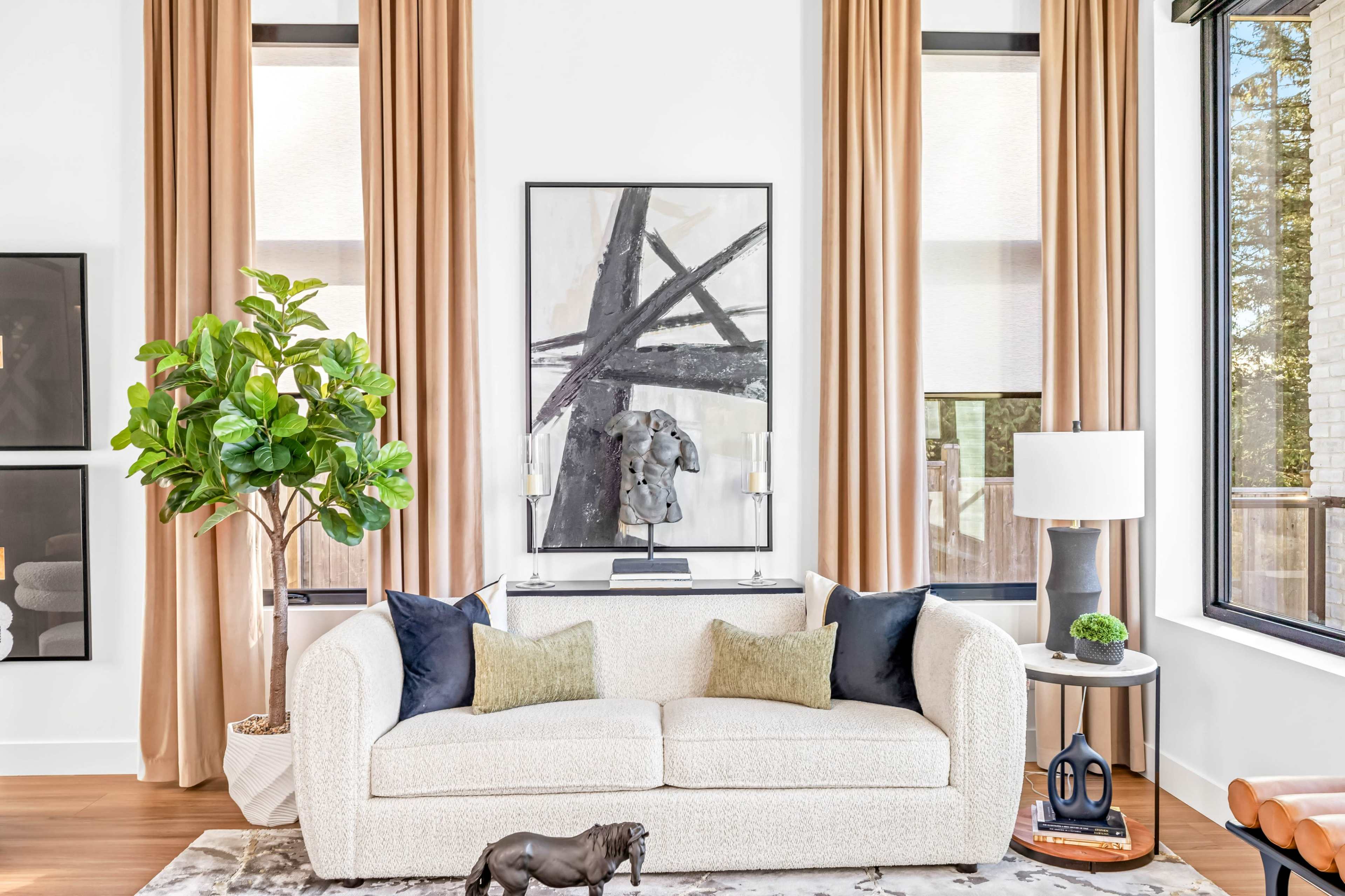 Stunning Designer Home with Soaring Ceilings Image in North Vancouver, North Vancouver, BC
