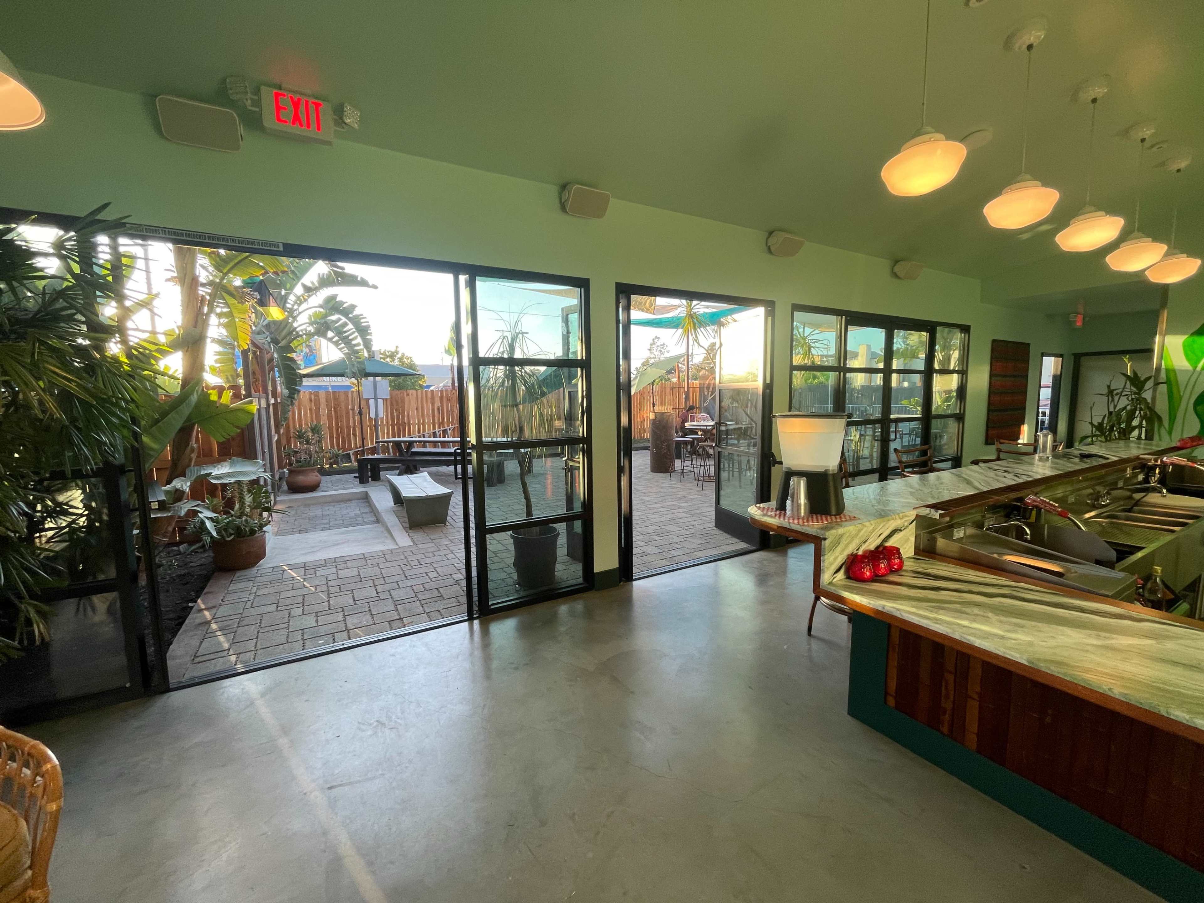 Spacious Mid City Patio and Bar Image in Los Angeles, Los Angeles, CA