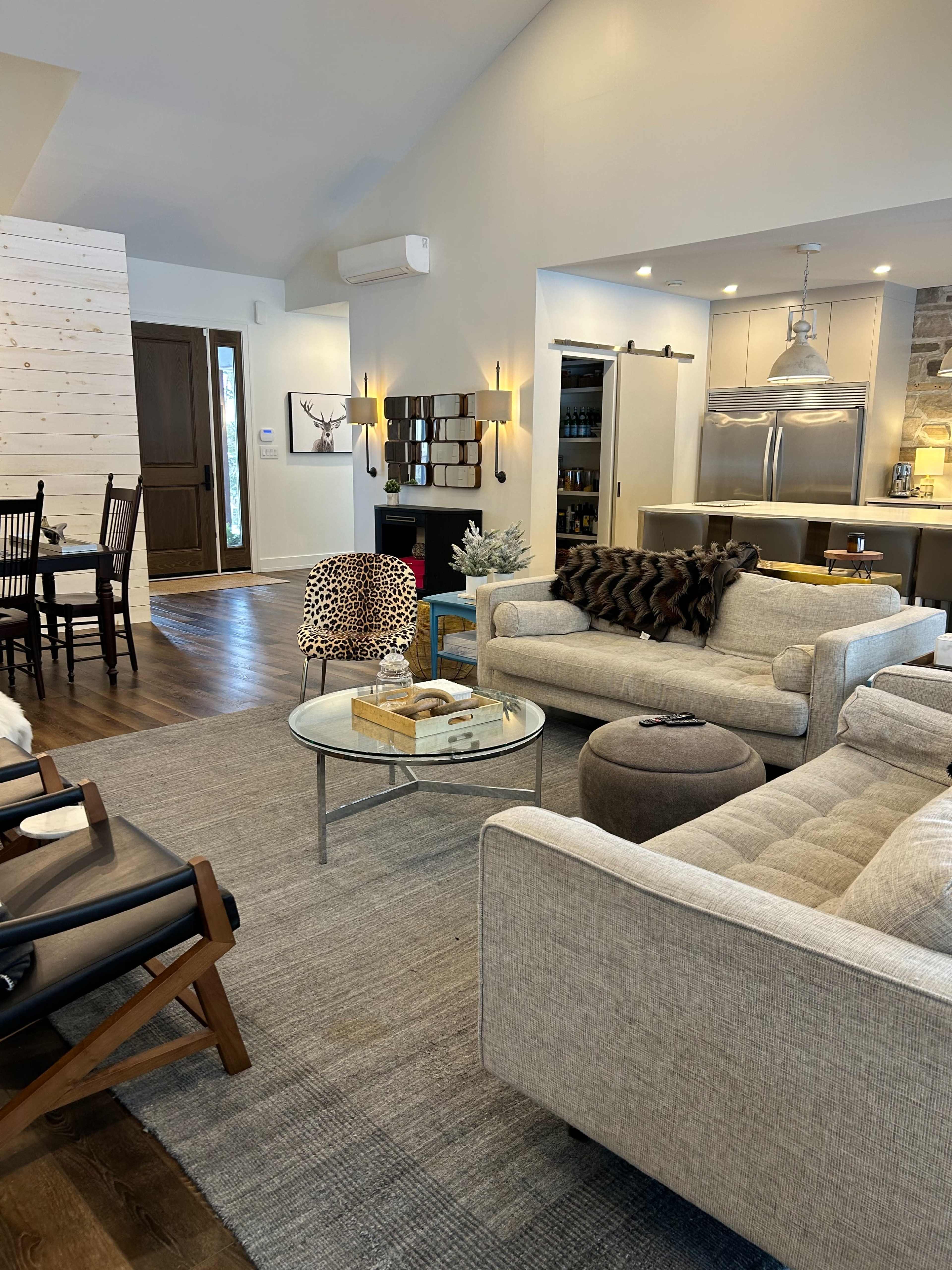 Farmhouse Modern Home Image in Uplands Park, Hammonds Plains, NS