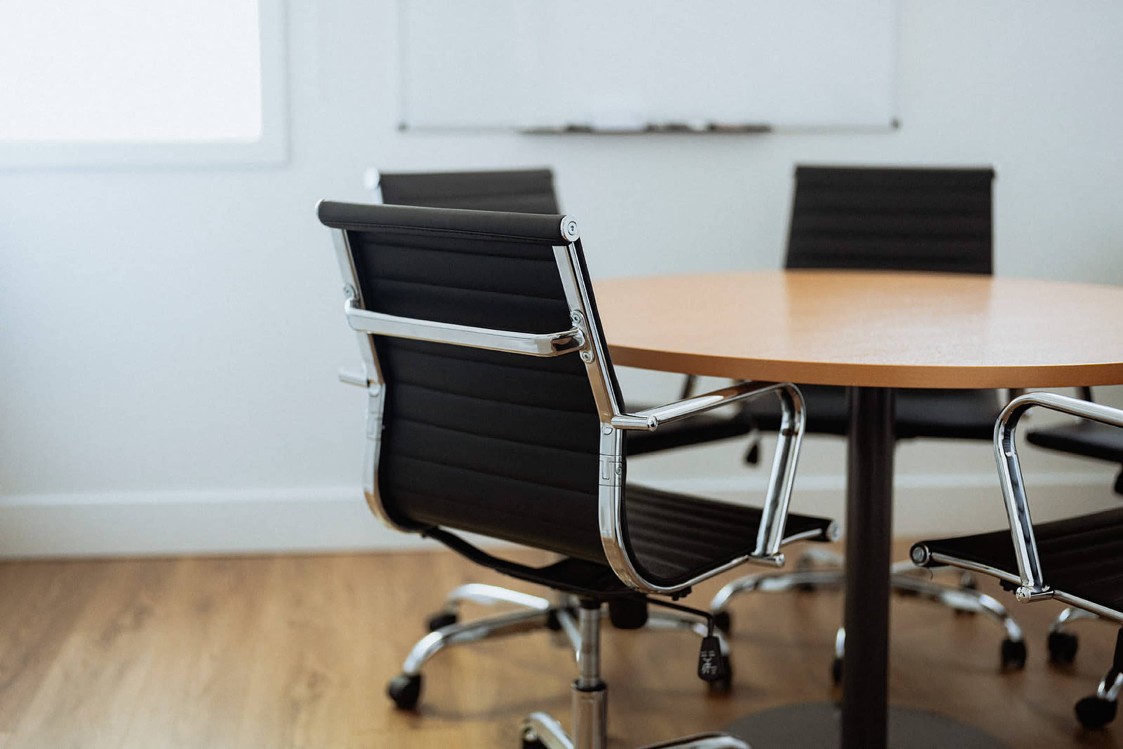 Cozy multipurpose meeting space for 6 Image in Richmond, Richmond, BC