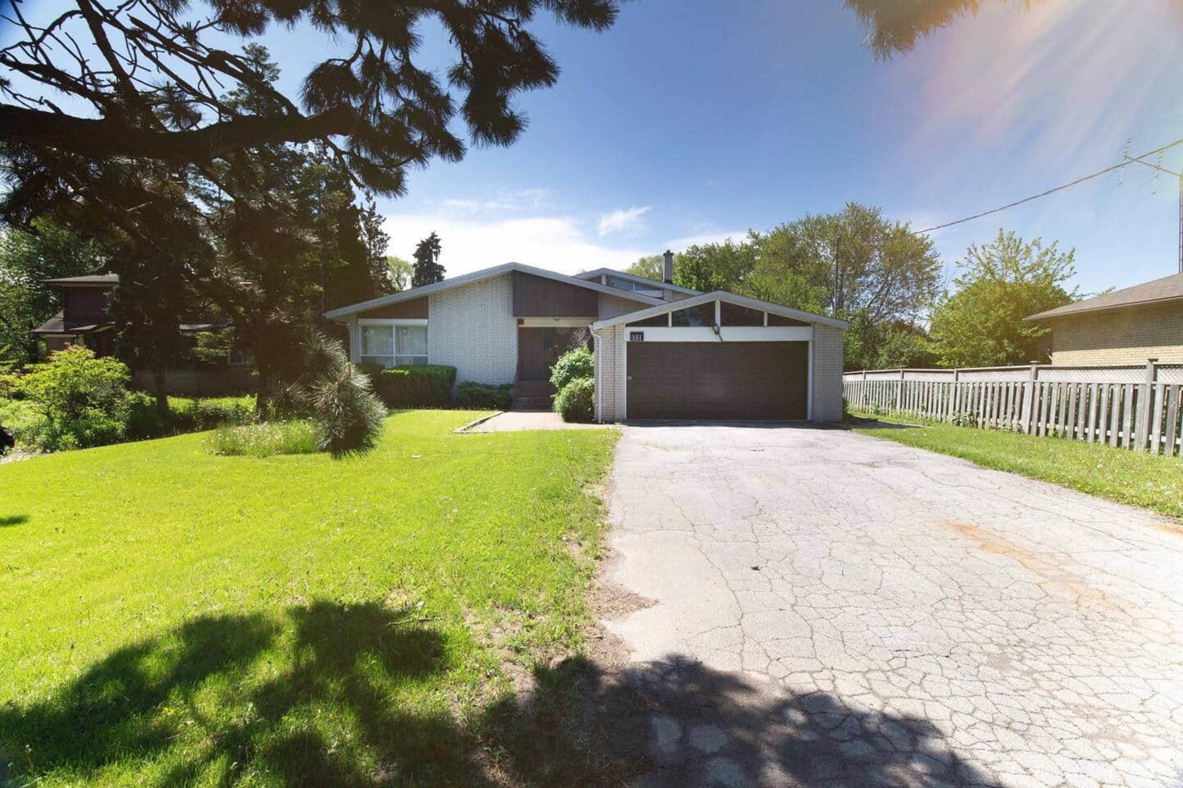 Family & Corporate Stay Home Image in Clanton Park, Toronto, ON