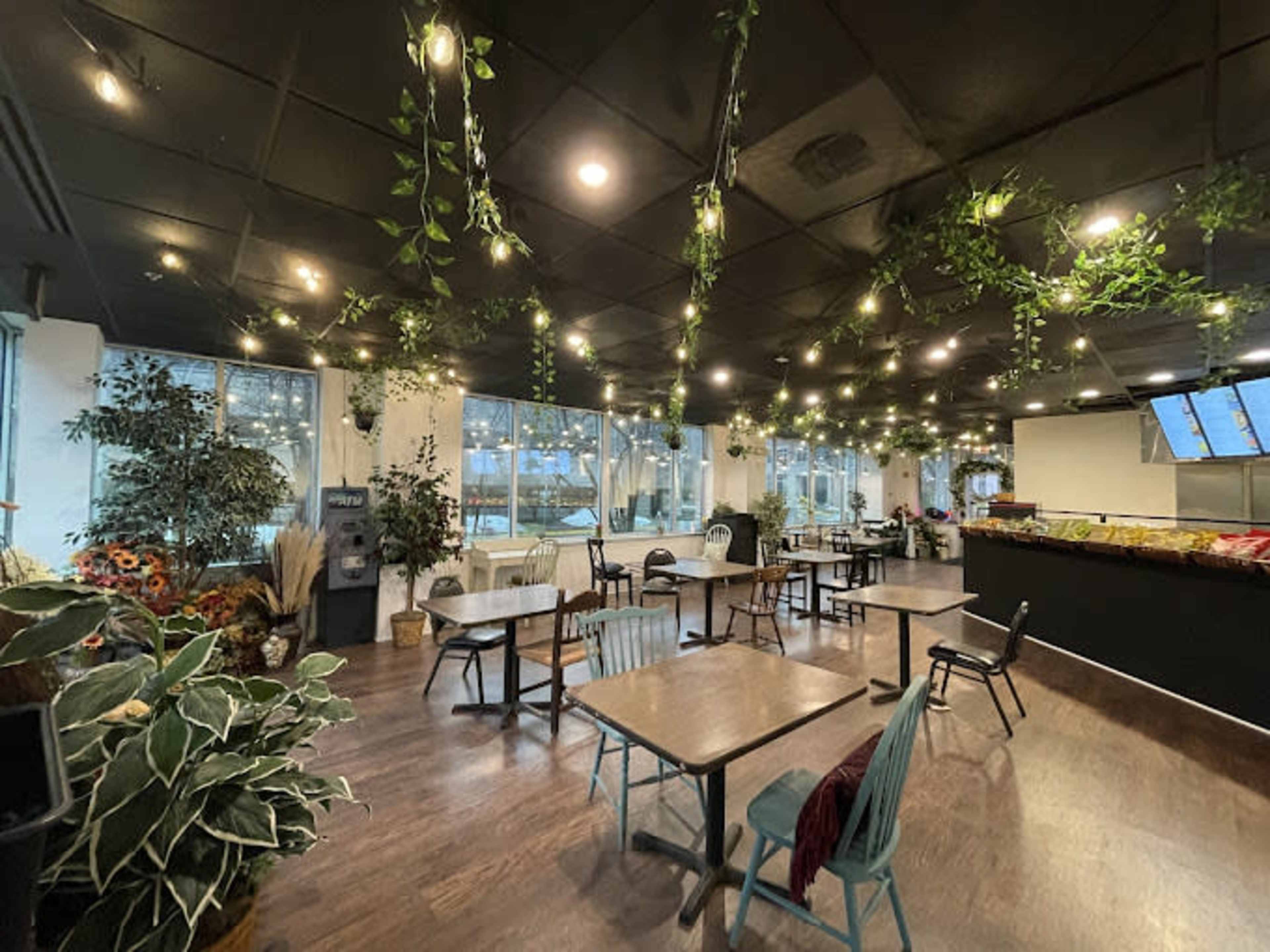 Urban Cozy Dining Space perfect for gathering & catering events Image in Woodburn, Fairfax, VA