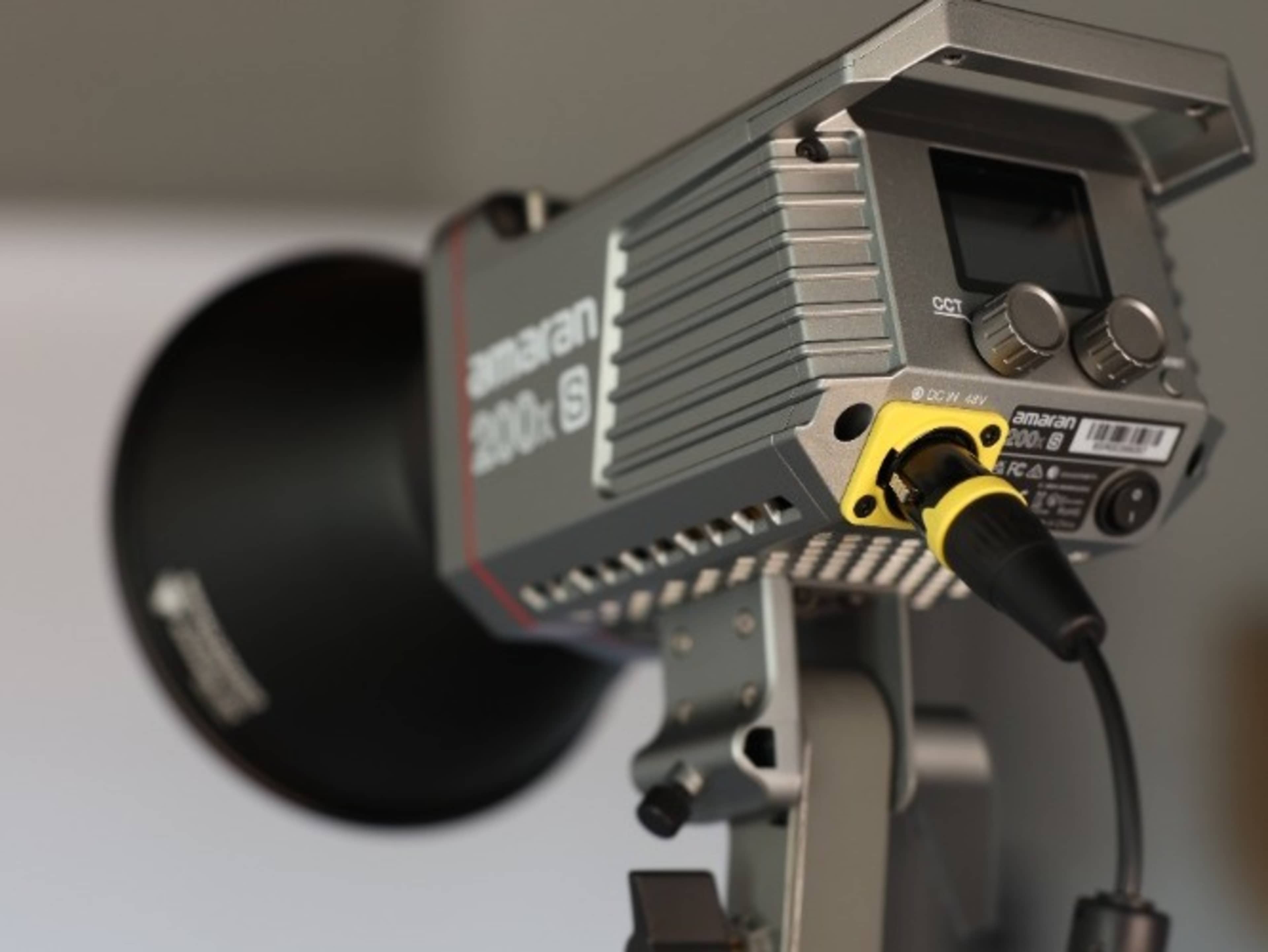 Amaran 200x S with umbrella or softbox