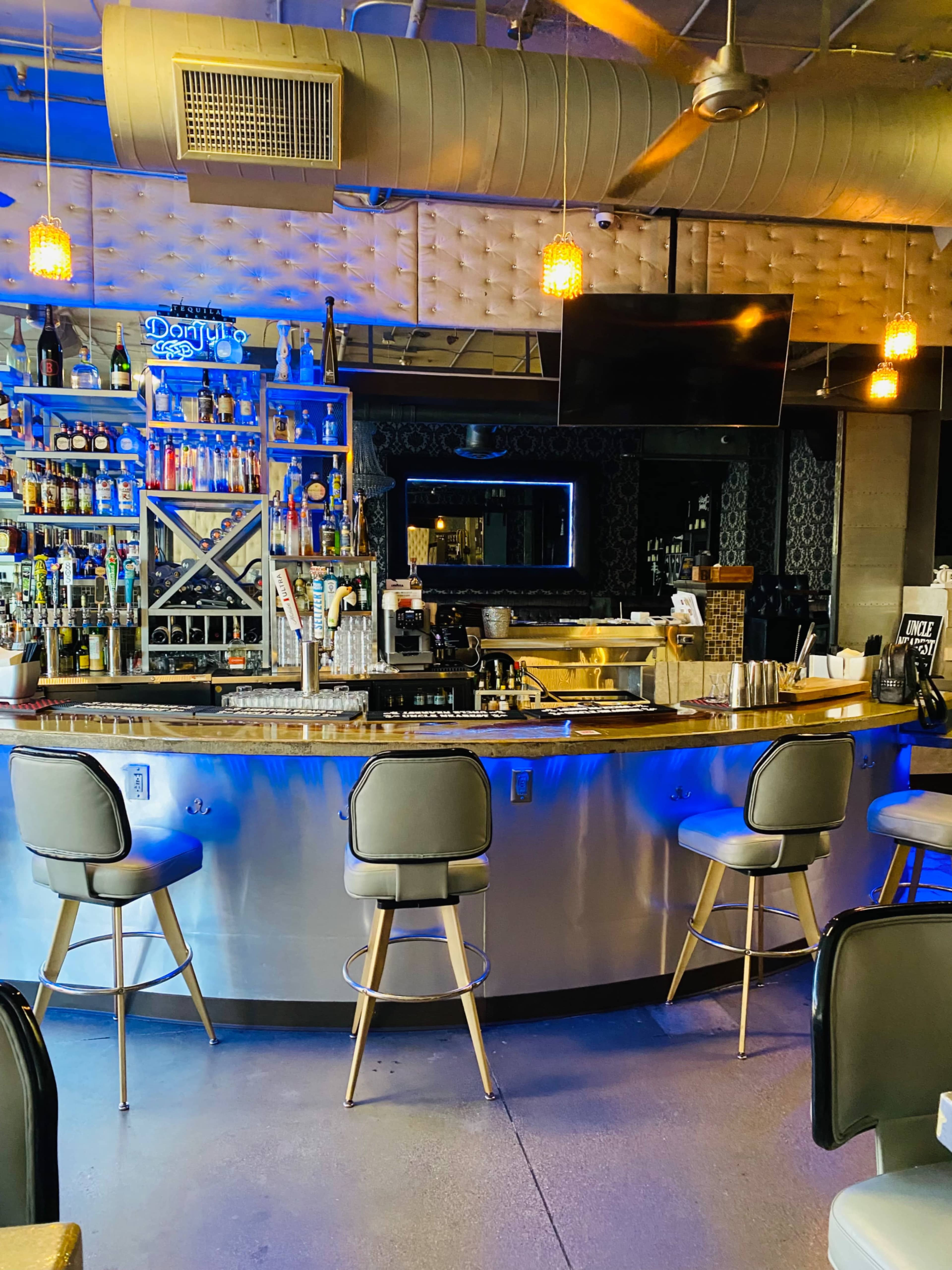 Classic Jewel Cocktail Lounge & Kitchen | Impressive Downtown Cocktail ...