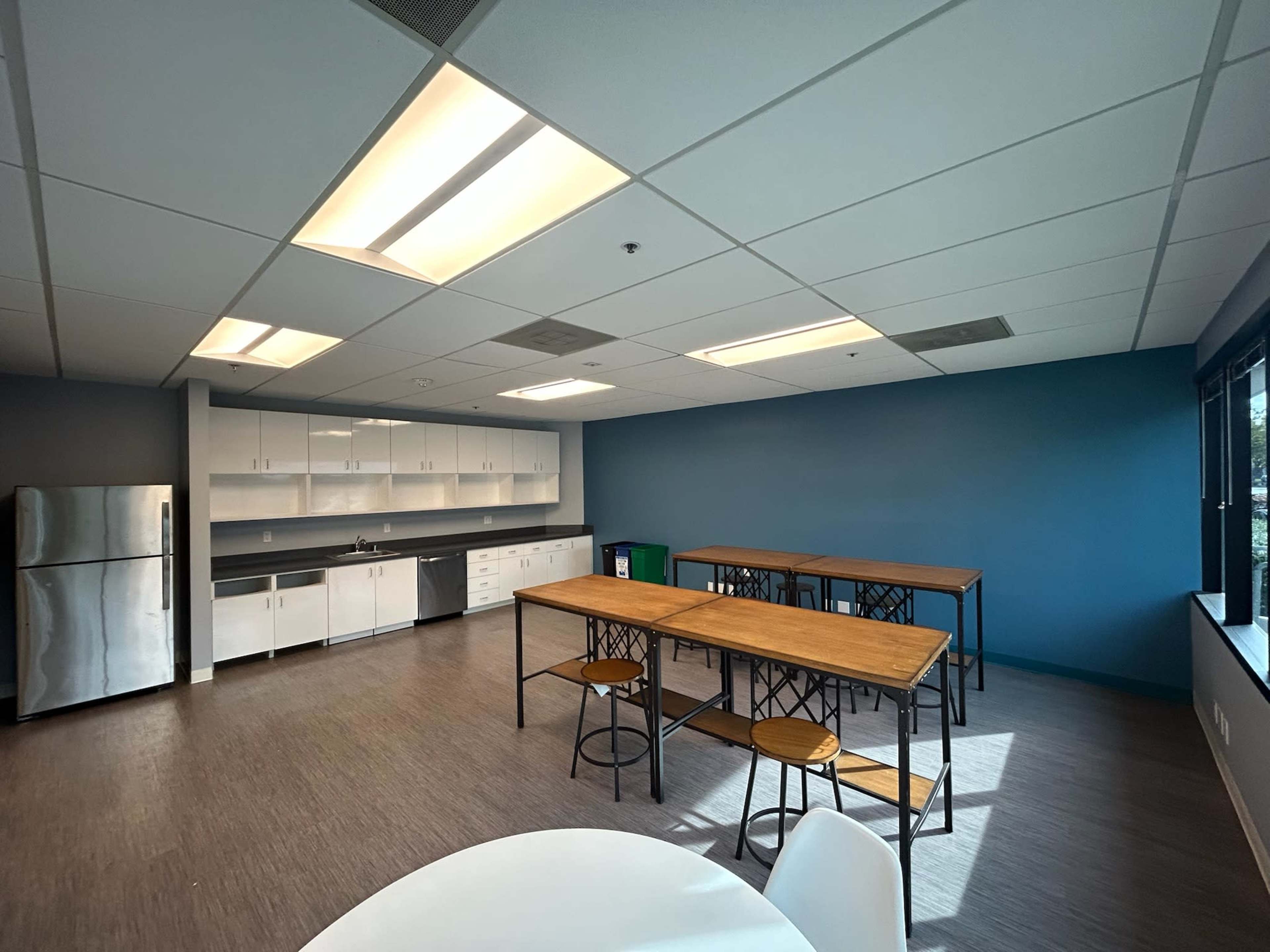 Flexible, Professional Meeting Room in Modern Coworking Space with AV & Amenities Image in East San Mateo, San Mateo, CA, CA