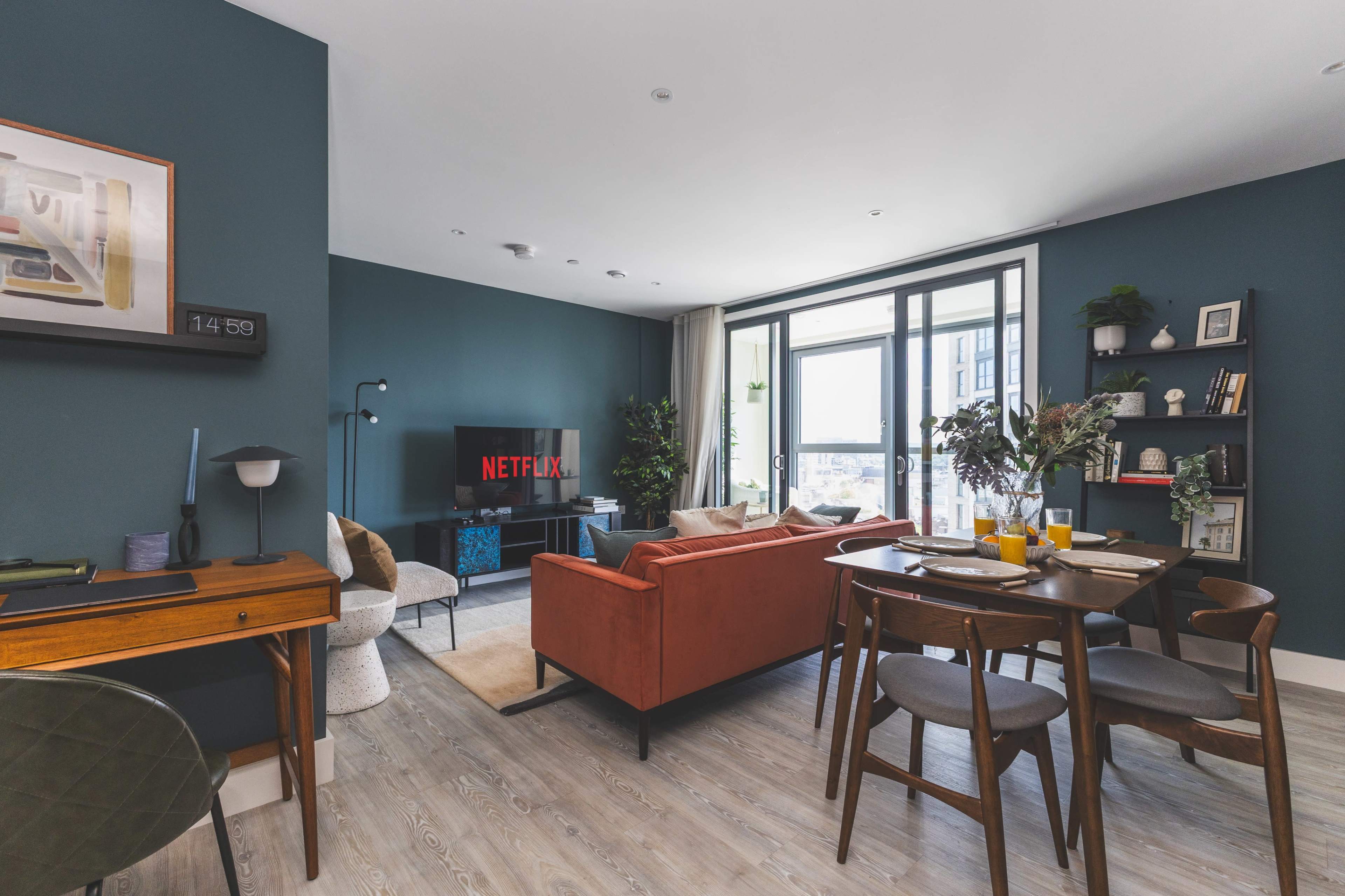 Luxury 2 Bedroom Flat w/ Great Views Image in London, London, ENG