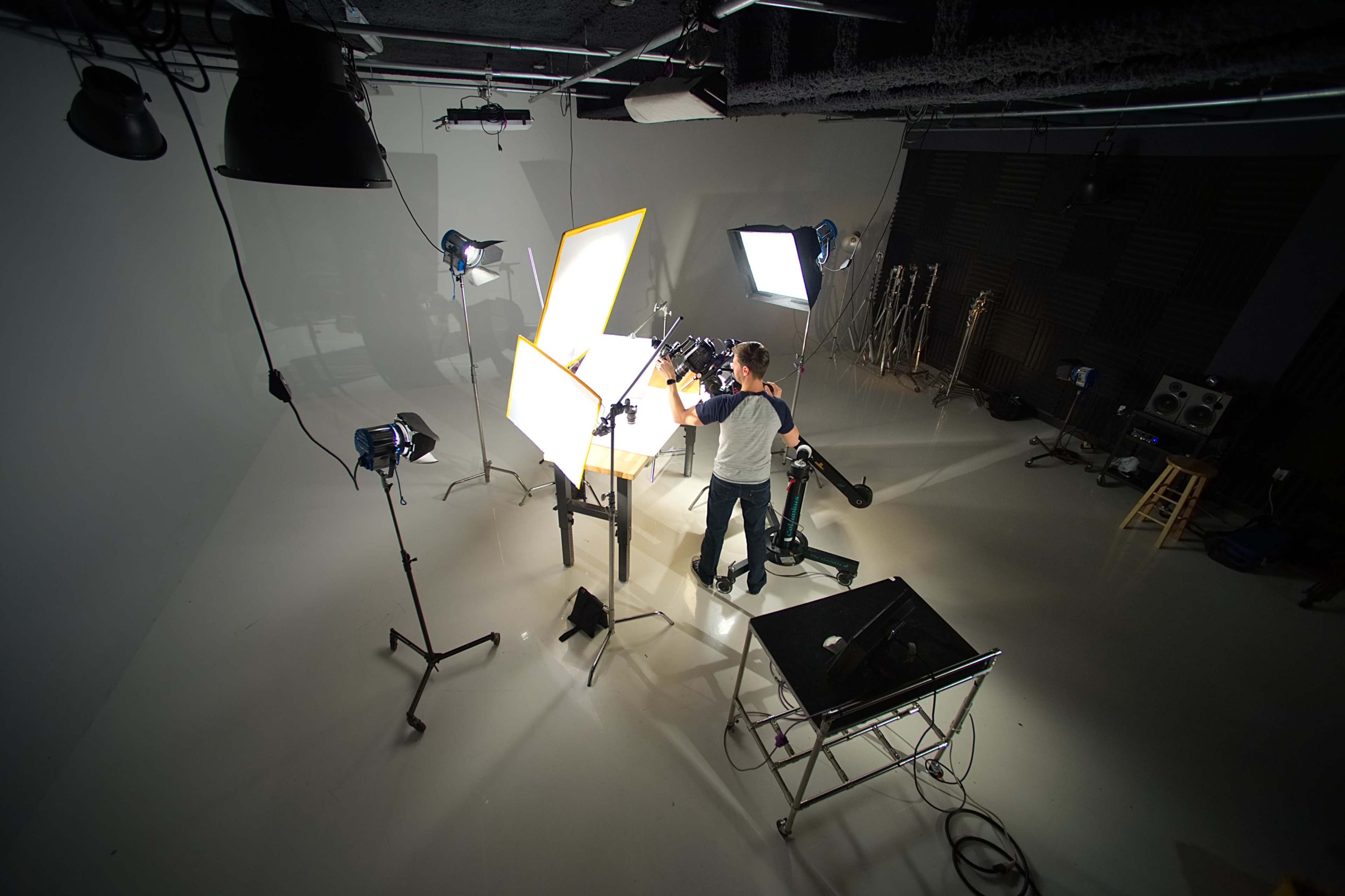 White Cyc Studio Image in Menomonee Valley, Milwaukee, WI