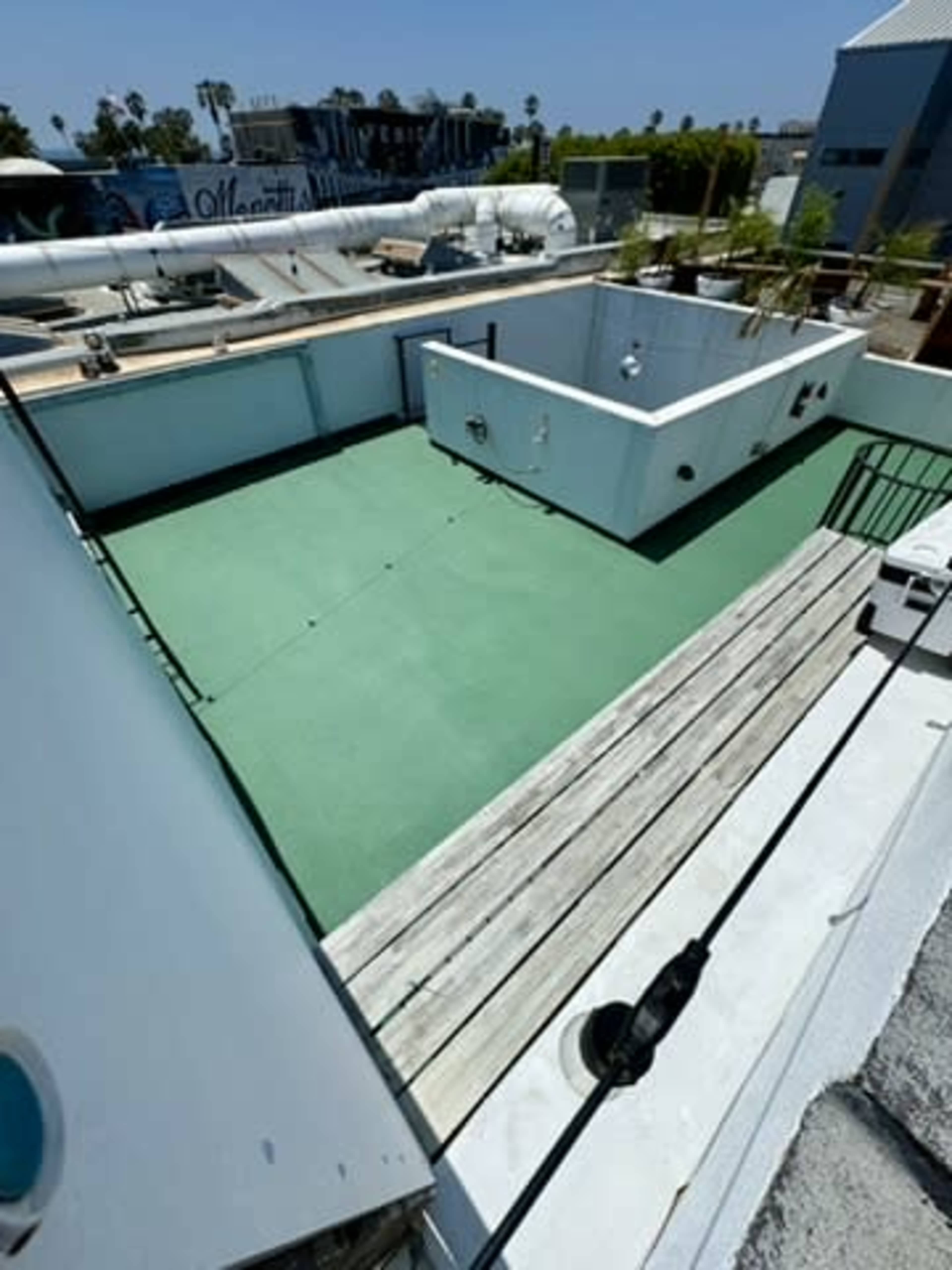 Underneath the Venice Sign - 4,000sf Ground Floor Retail, Top Floor/Rooftop 4 Bed/4Bath Event Gallery Space for Pop-ups and Branding Image in Venice, Venice, CA