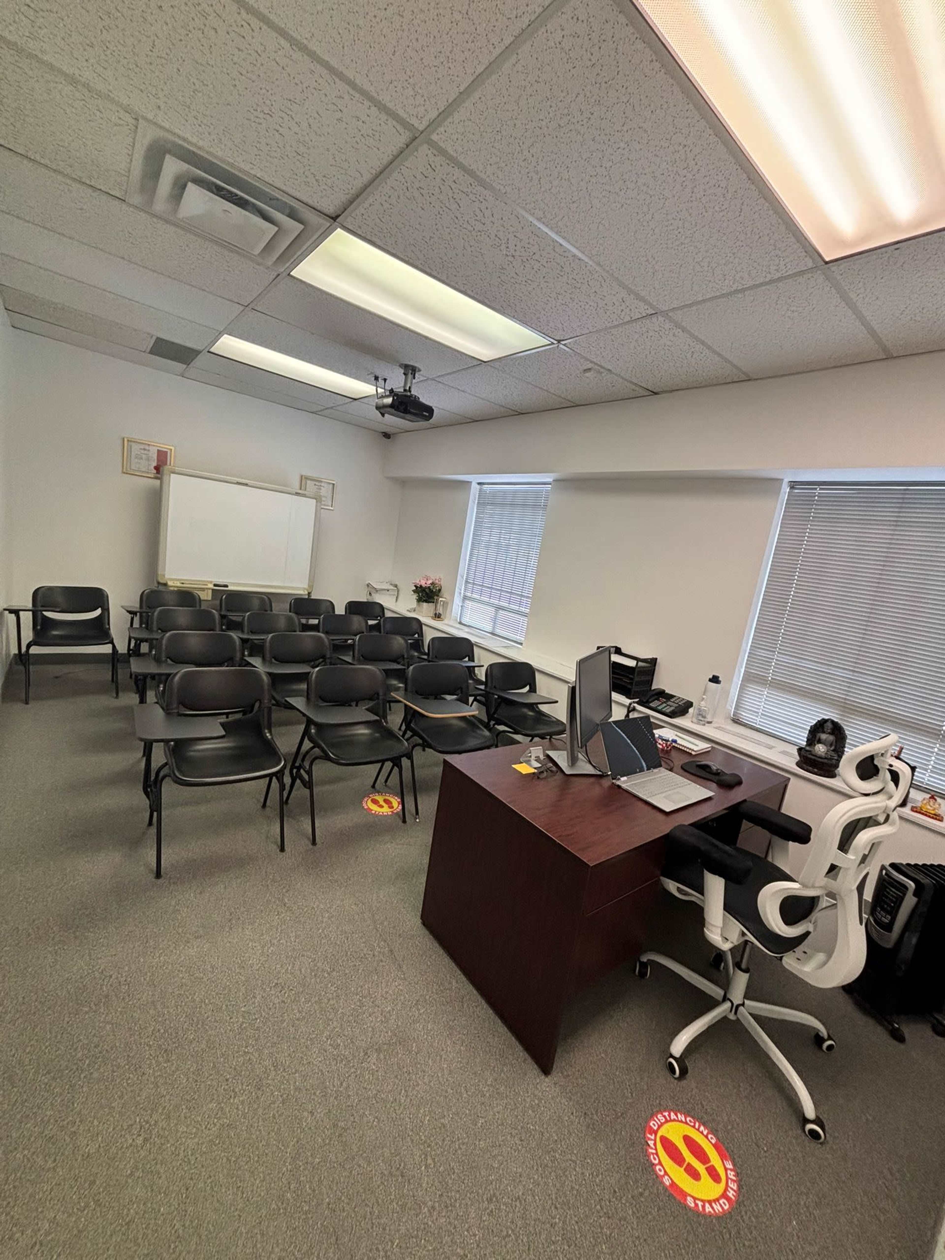 Classroom Space in Urban Toronto – Spacious and Well-Equipped Image in Scarborough City Centre, Scarborough, ON
