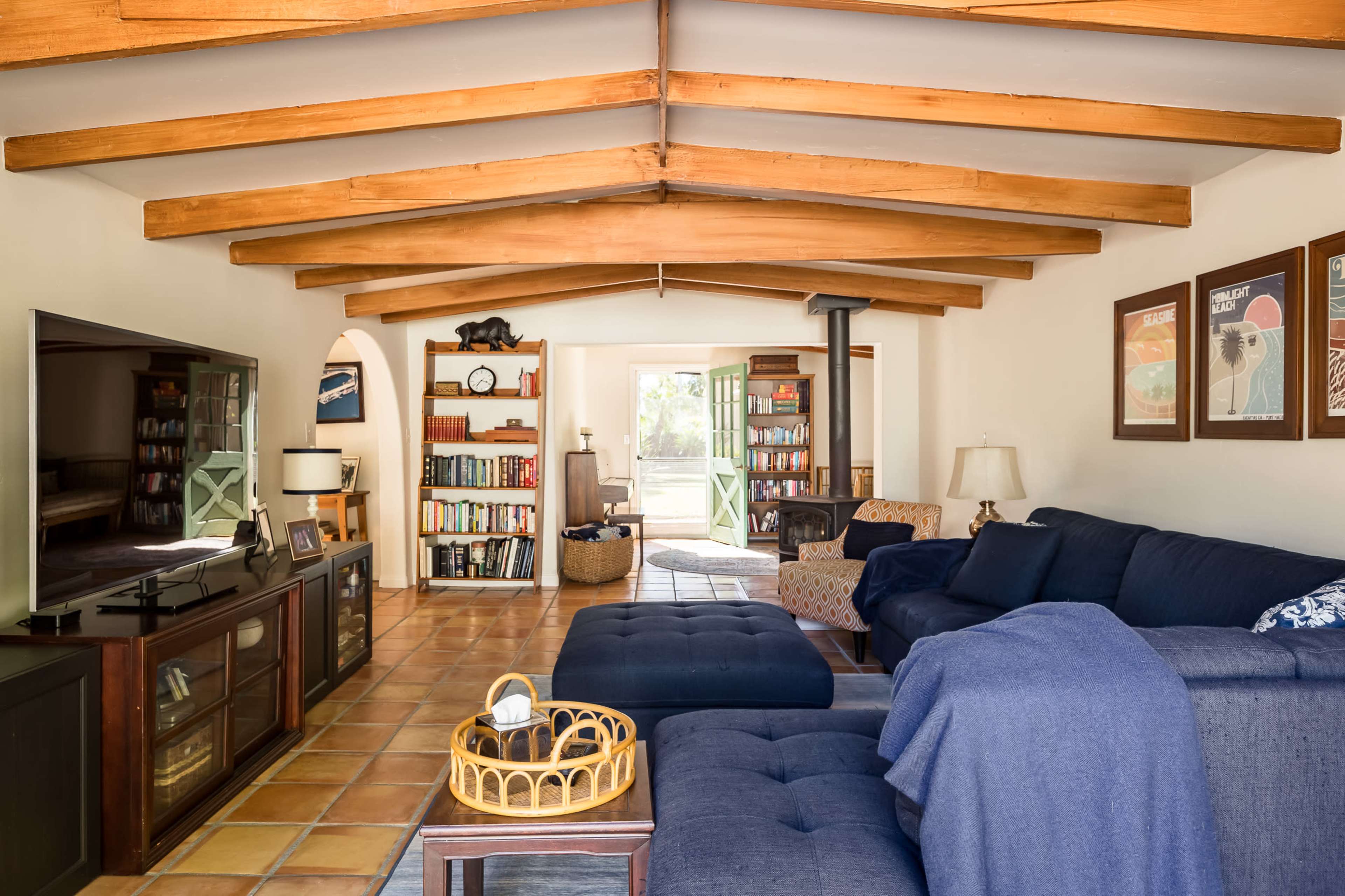 Mexican resort-style patio courtyard with attached casita Image in Leucadia, Encinitas, CA