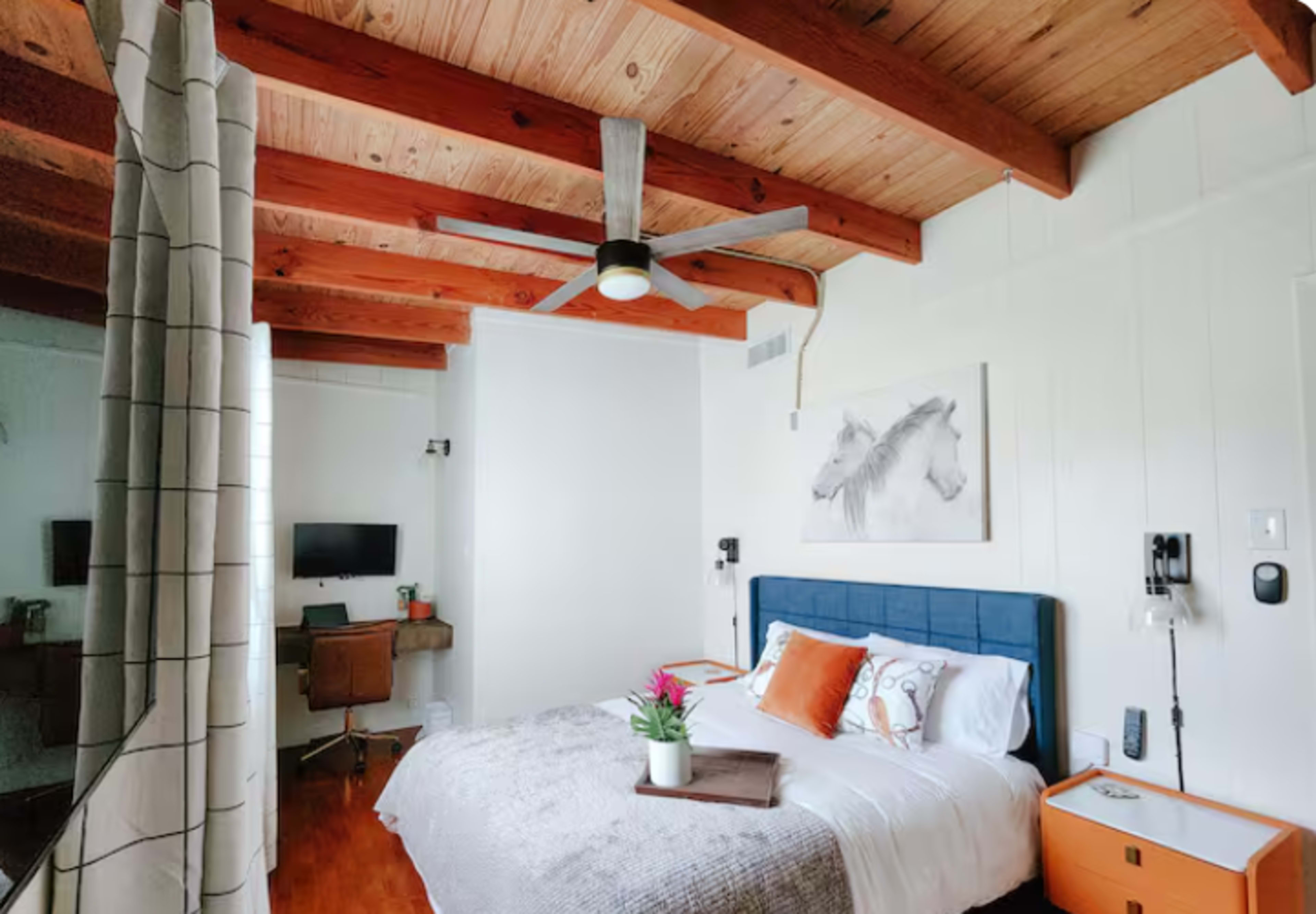 Hilltop Lake House Image in Canyon Lake, Canyon Lake, TX