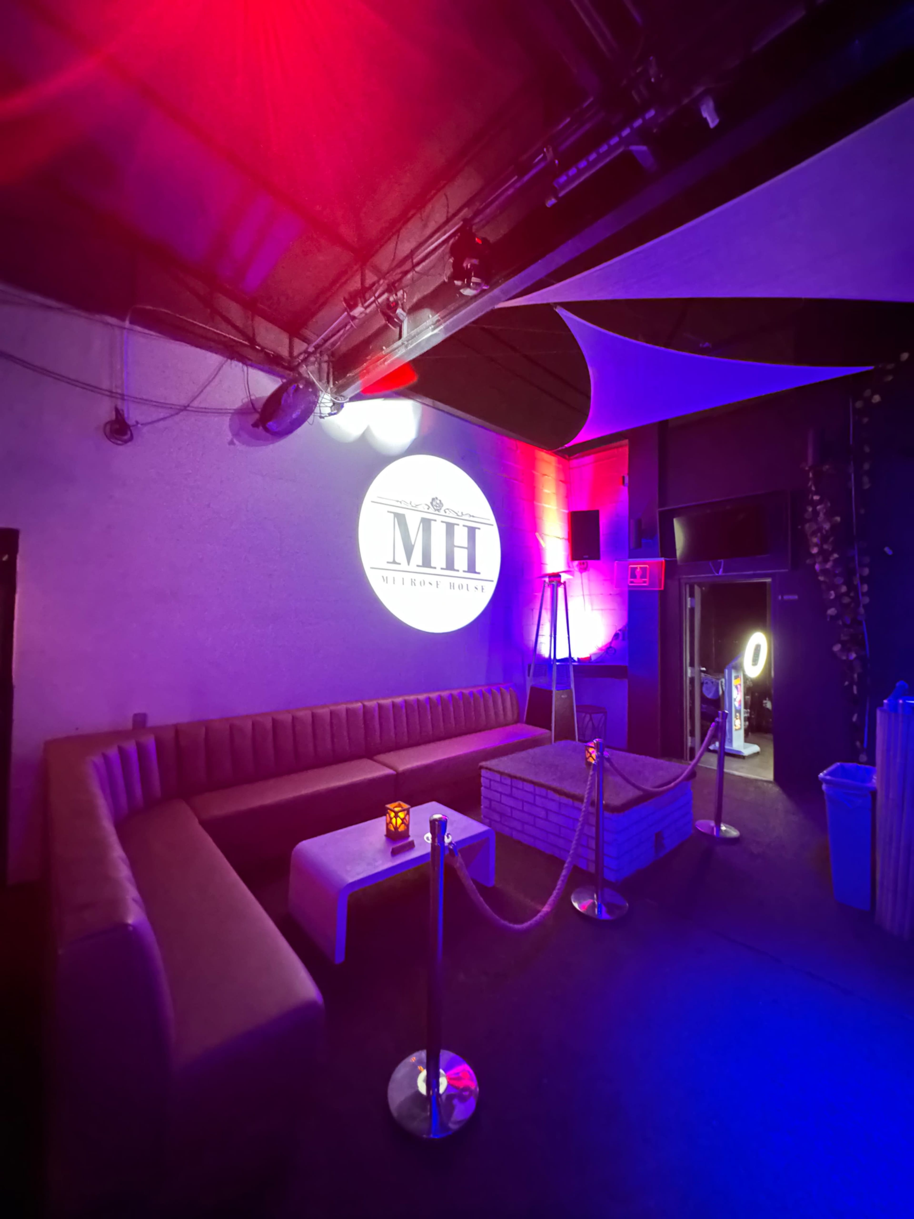 Iconic Bar/Nightclub Space in Hollywood Area Image in Central LA, Los Angeles, CA