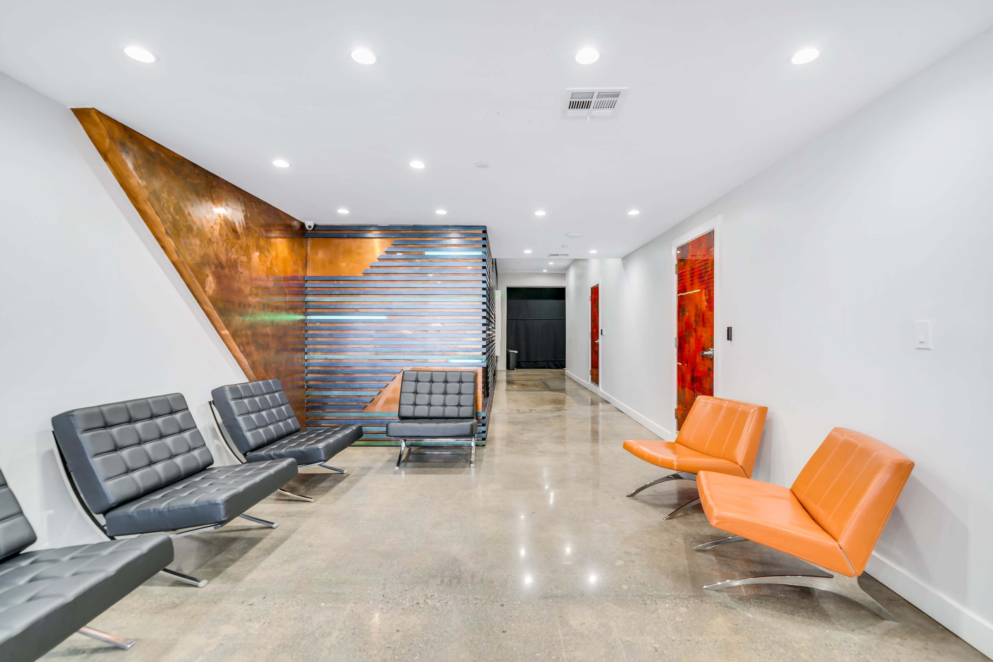 SLEEK & MODERN RECORDING STUDIO – HIGH-TECH Image in Tropico, Glendale, CA