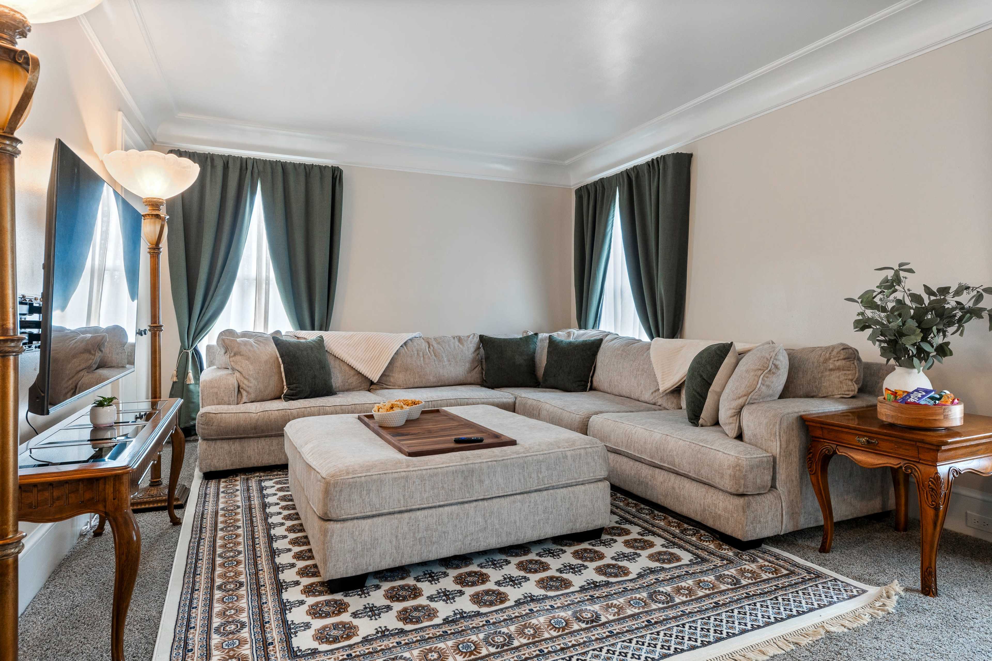 Downtown Charming Antique Condo Image in Geneva Township, Geneva, IL