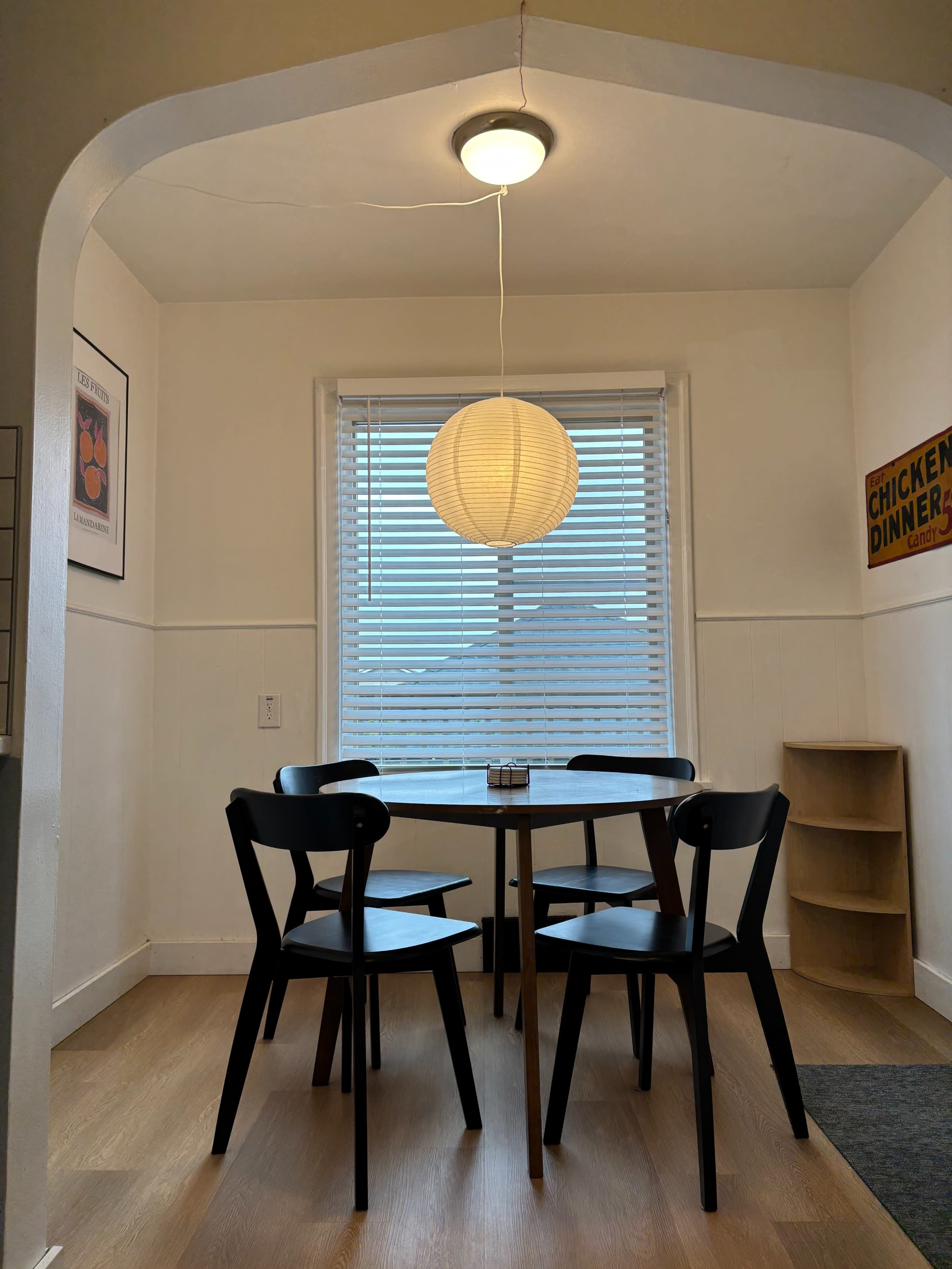 Bright & Central 2bd + office w large living room/kitchen Image in Bremerton, Bremerton, WA