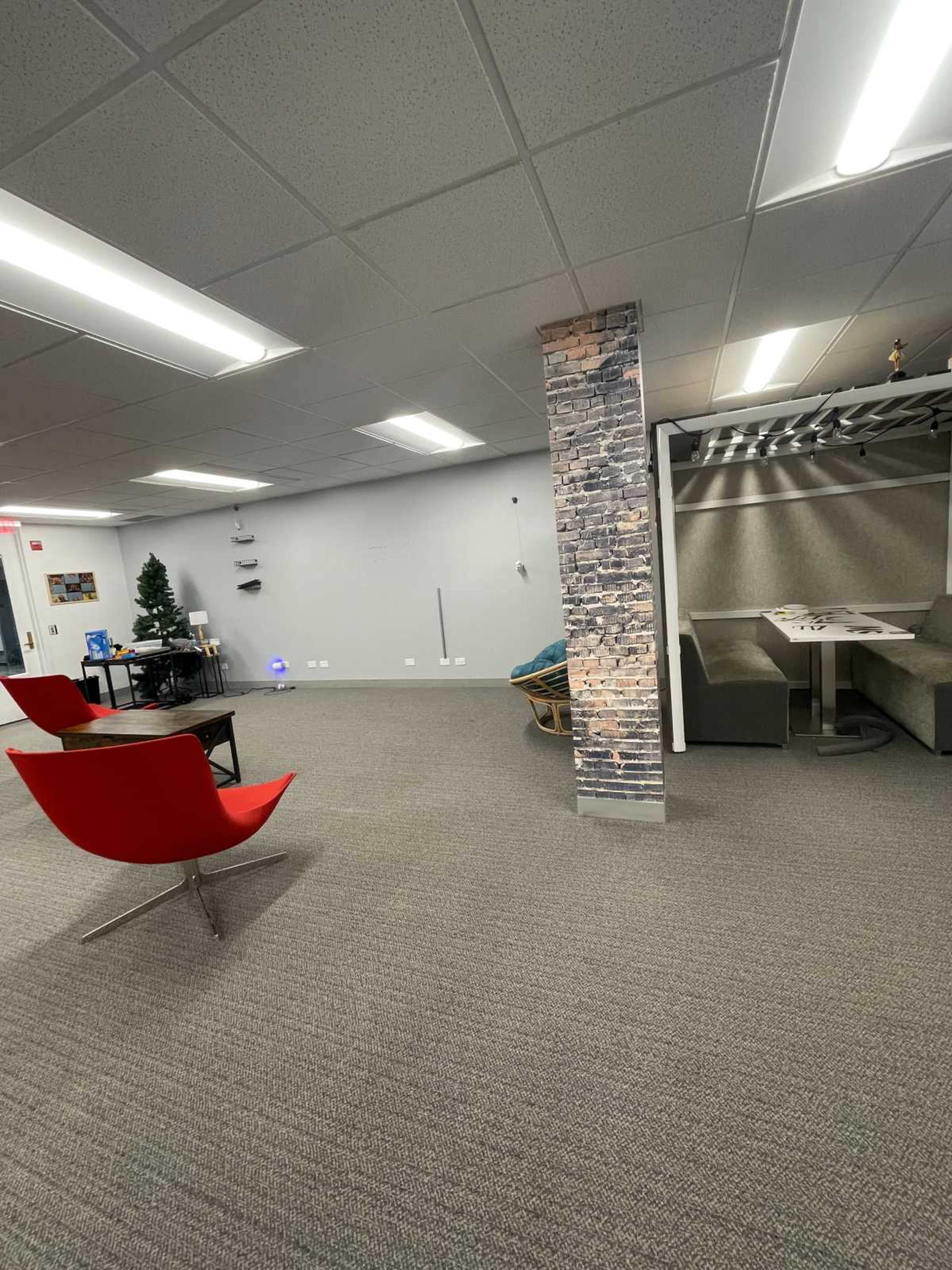 Open-Concept Office Lounge Image in Maine Township, Des Plaines, IL