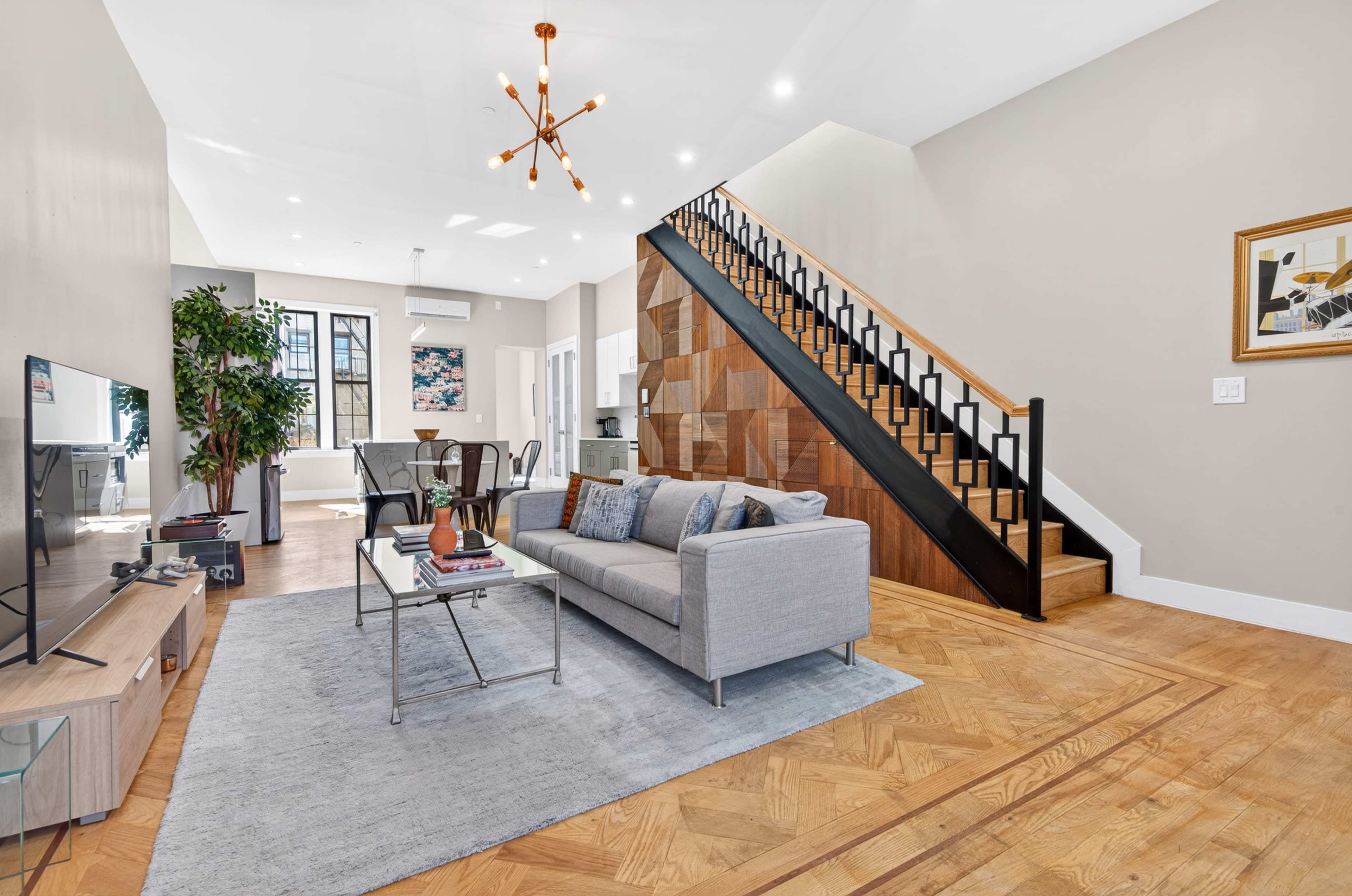 Brownstone - Urban design - Natural light Image in Bedford-Stuyvesant, Bklyn, NY