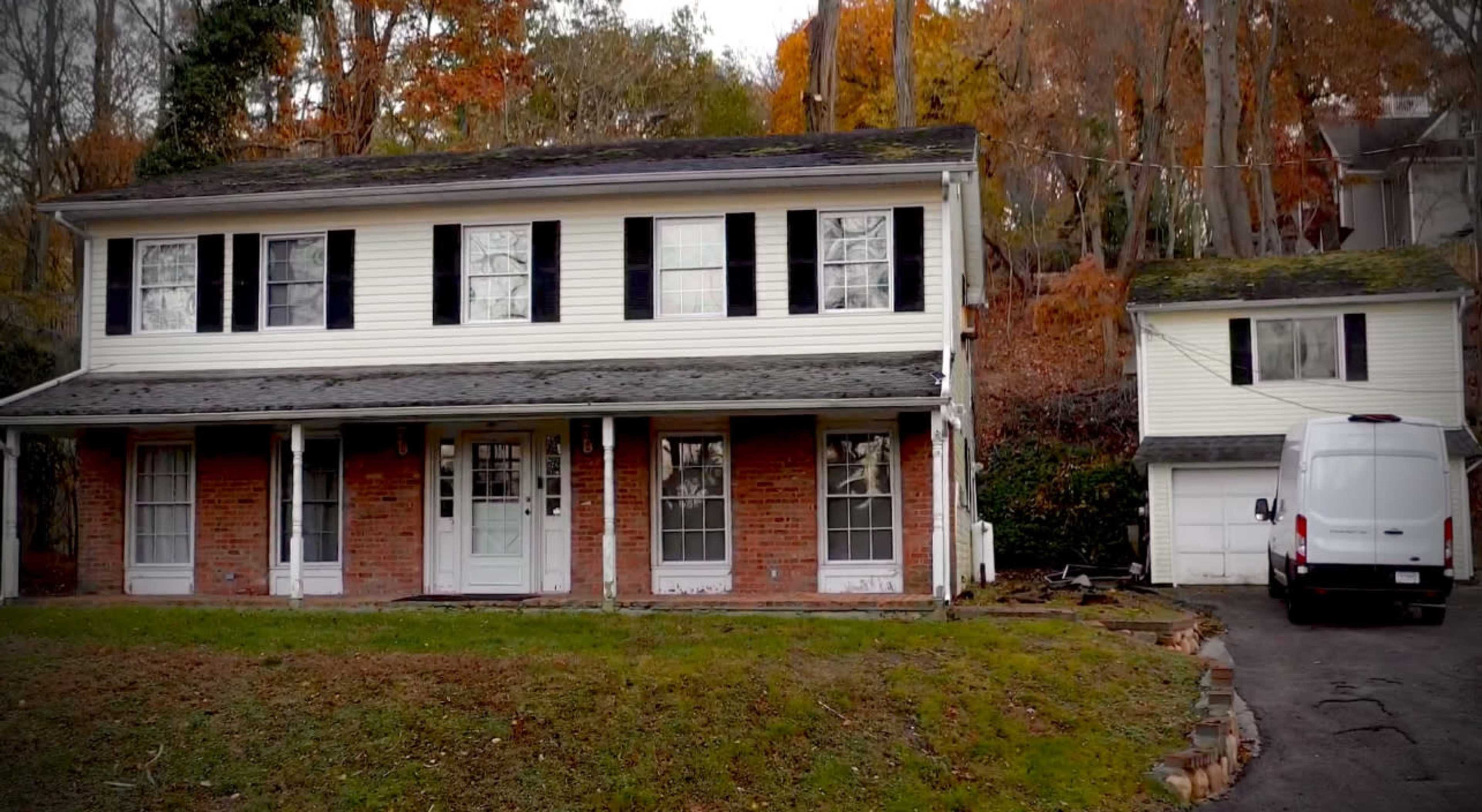 Versatile Content Creation House with Full Gym and Media Room Image in Brookhaven, Mount Sinai, NY