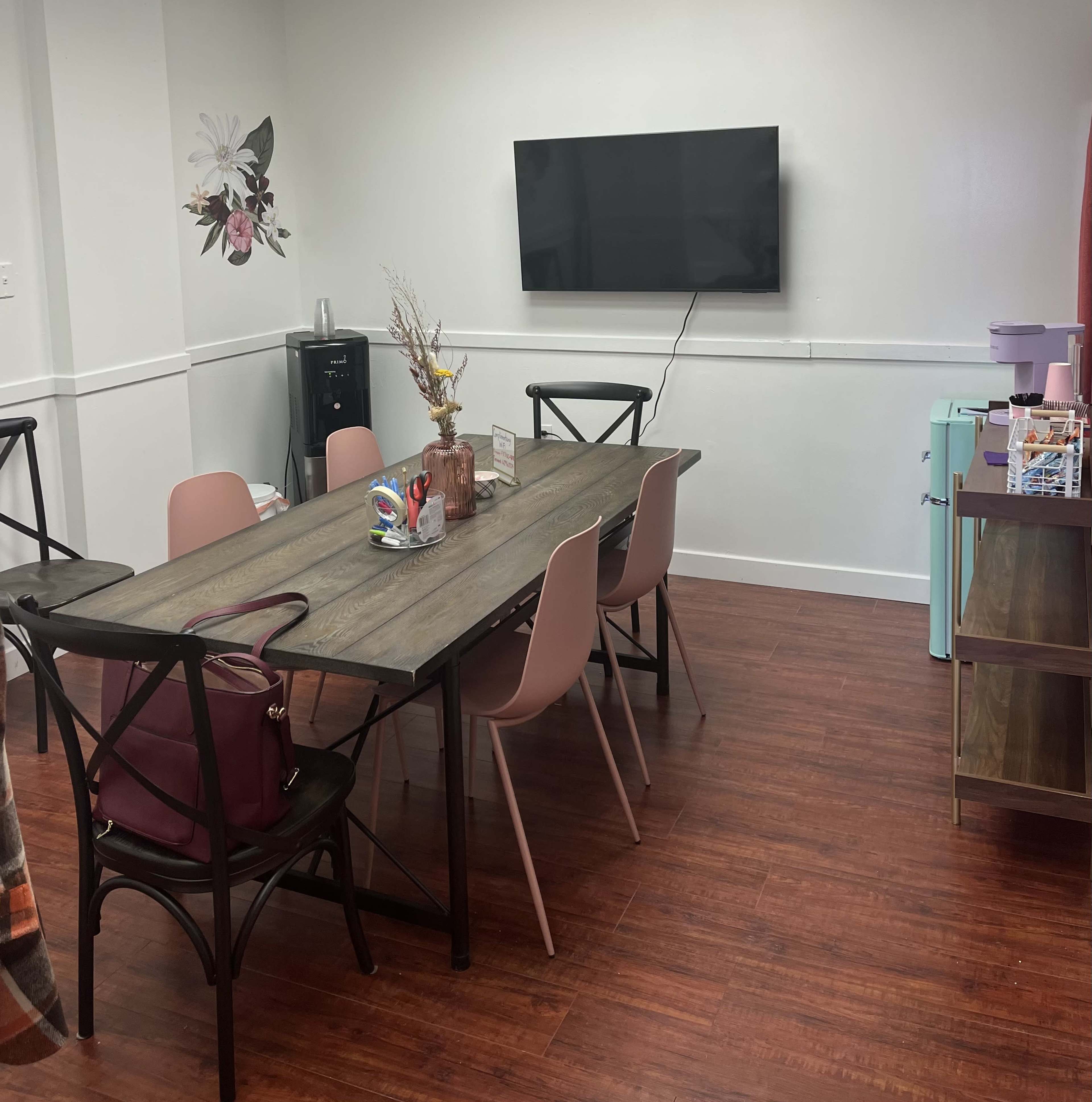 Curated Workshop Space with Feminine Vibes Image in White Bear Lake, White Bear Lake, MN