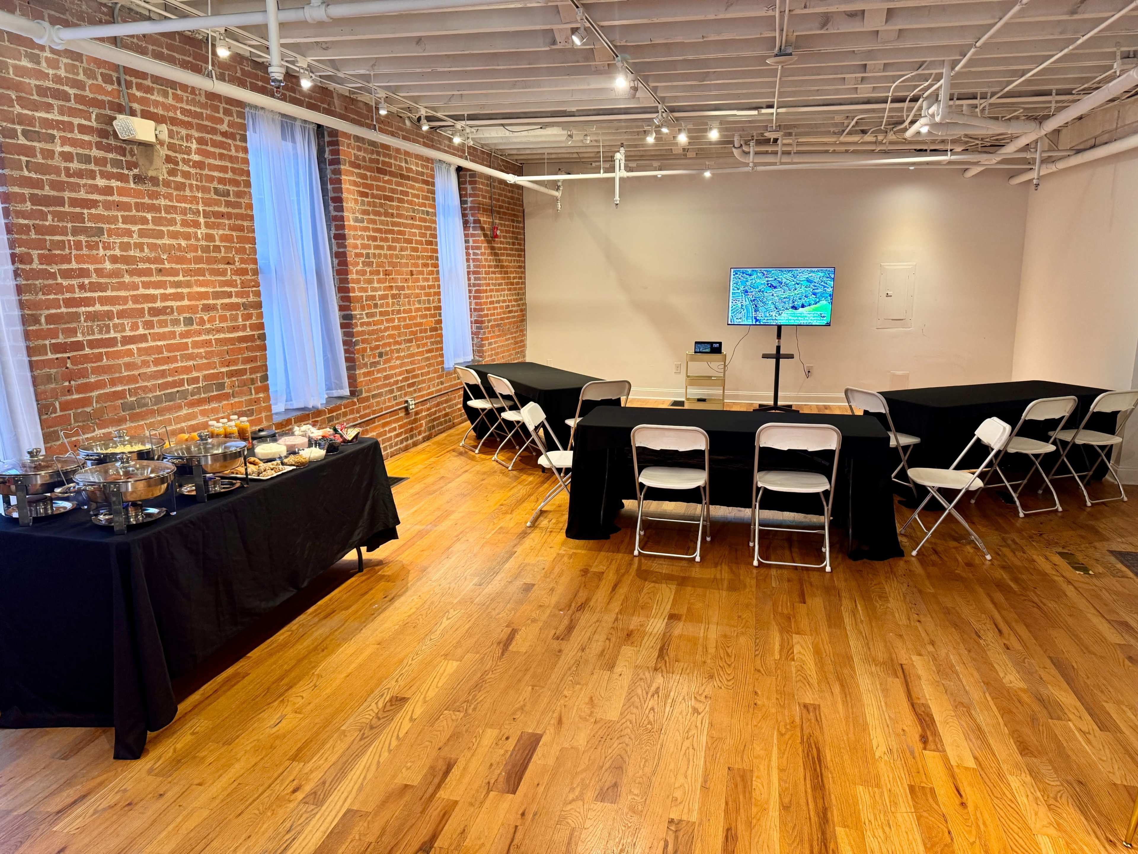 Modern Downtown Studio Loft with Exposed Brick and Hardwood Floors Image in Downtown, Durham, NC