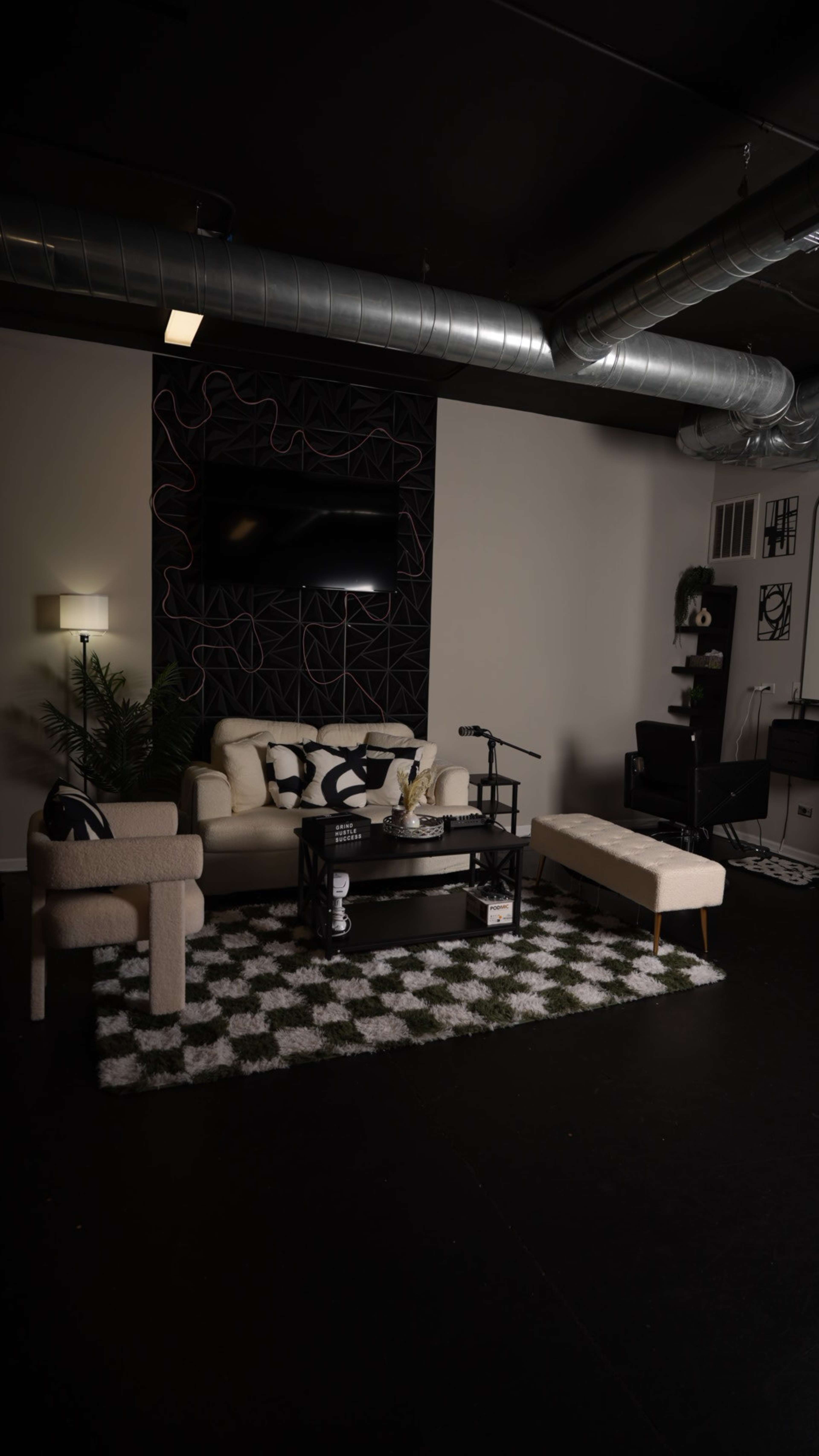 Suburban Creative Multipurpose studio Image in Aurora Township, Aurora, IL