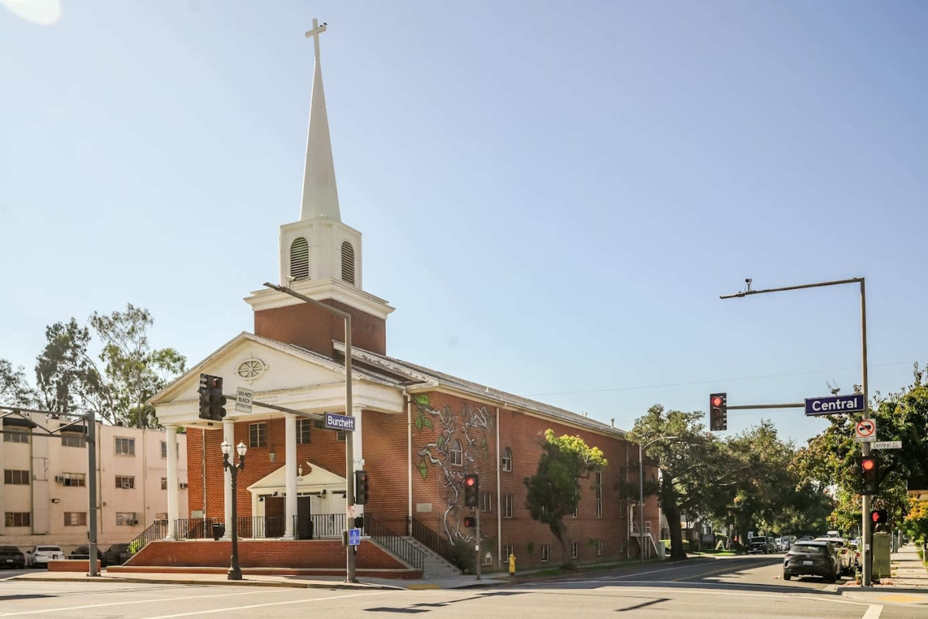 Beautiful Historic Brick Church in Glendale — Sanctuary, Stage, Classrooms & Parking Image in Fremont Park, Glendale, CA