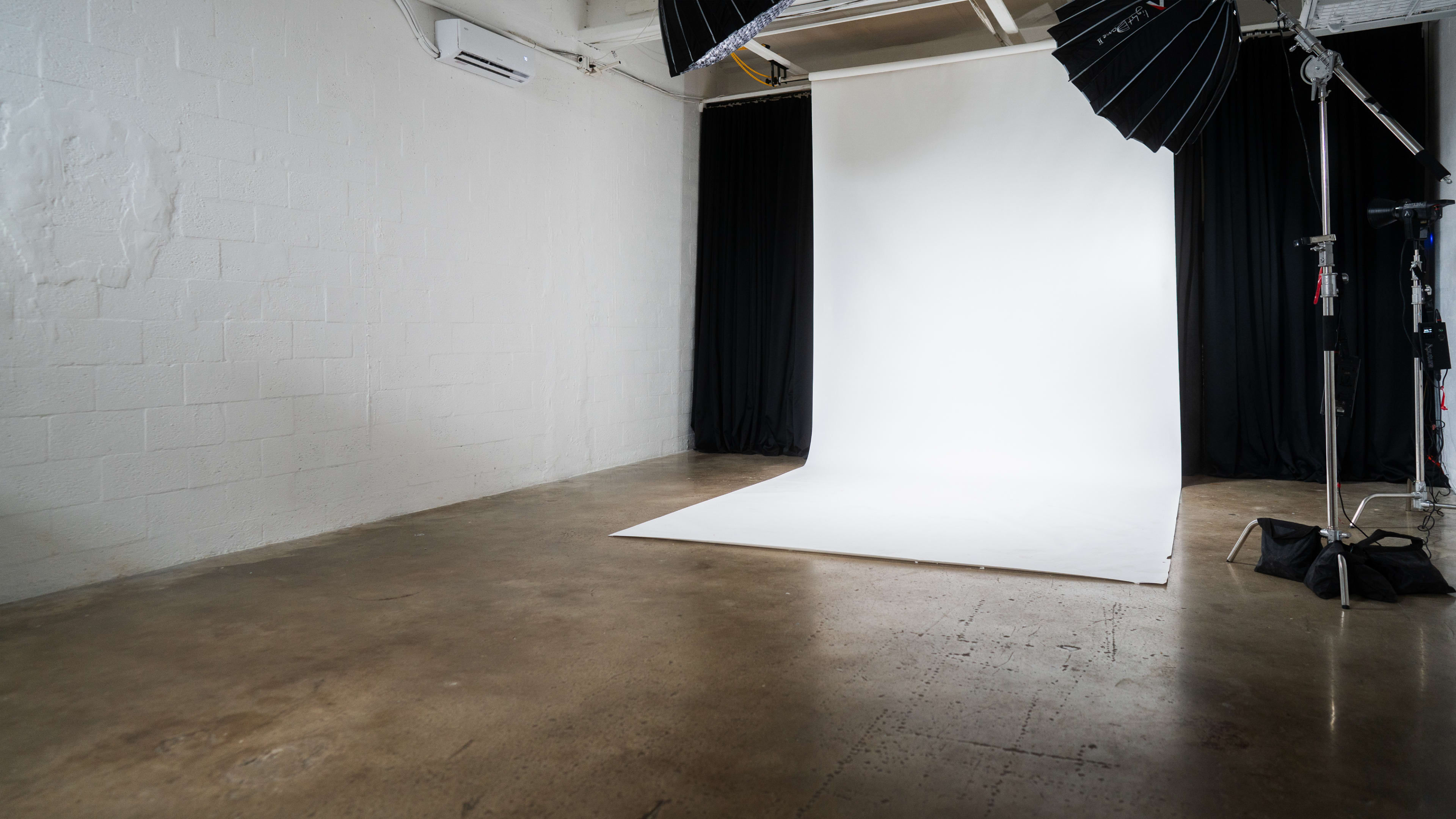 Designer Multi-Set Flex  Wynwood / Midtown / Design District Creative Studio Image in Wynwood, Miami, FL
