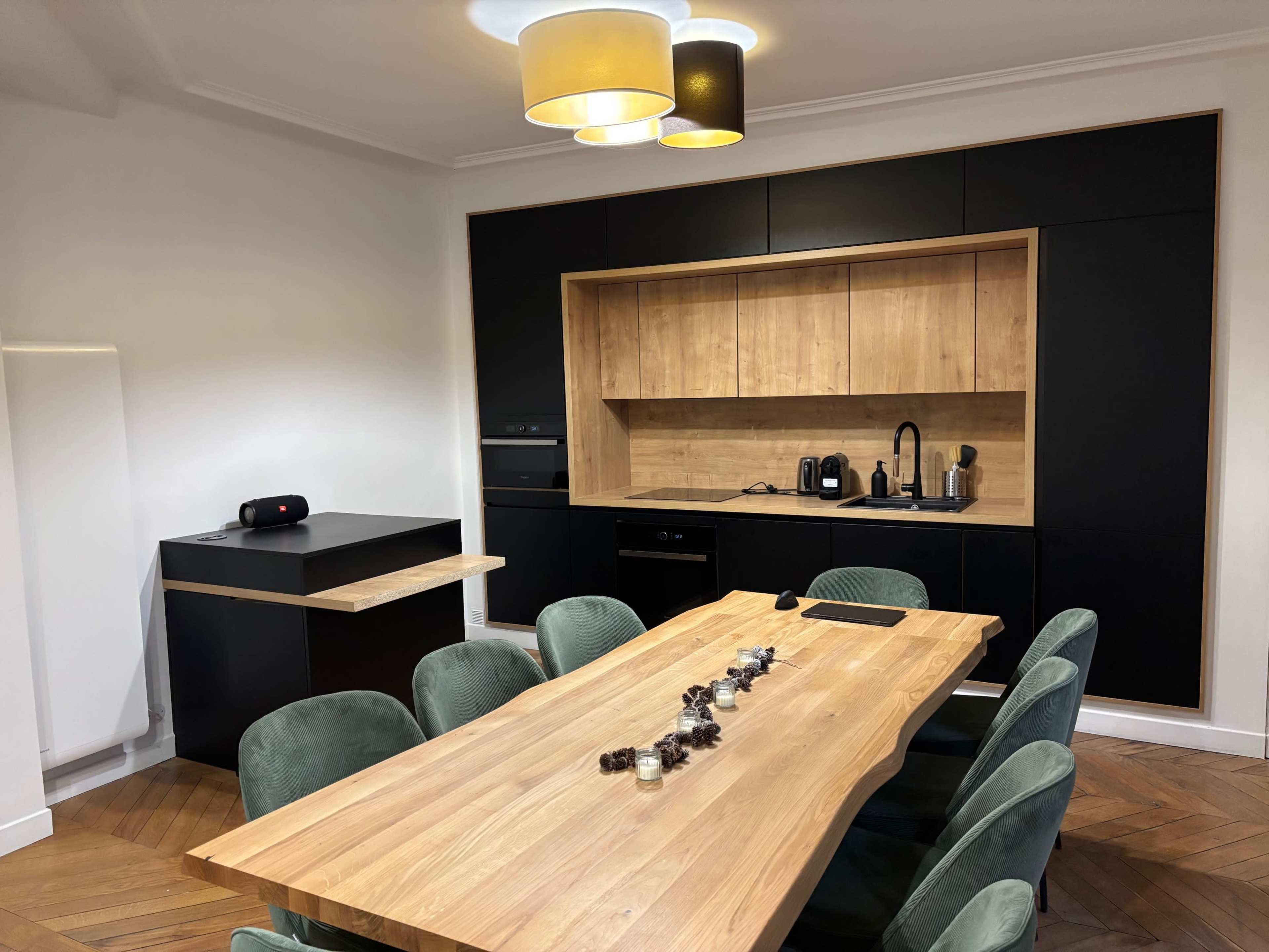 Espace de travail cosy dans le centre de Paris Image in Faubourg-Montmartre, Paris