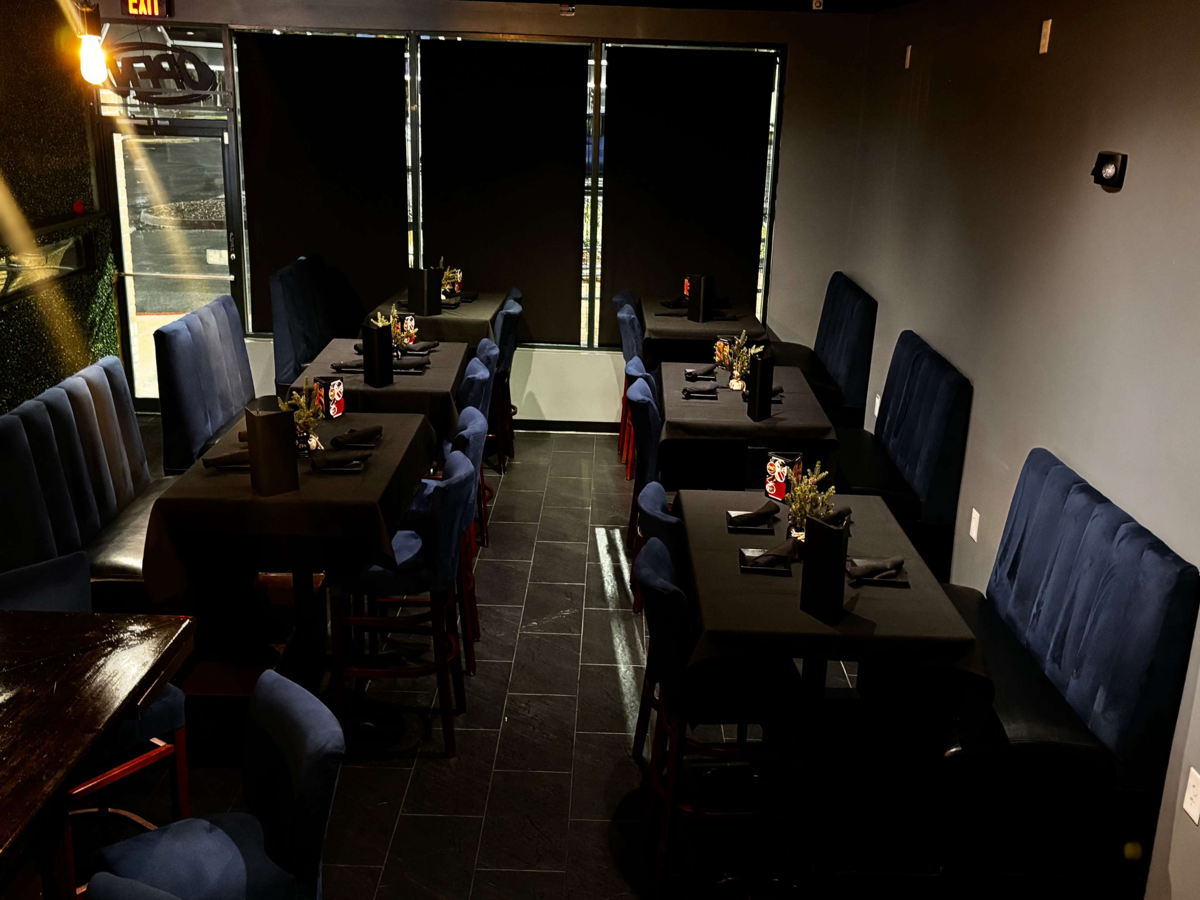 Urban Restaurant with a Full Bar Image in Johns Creek, Johns Creek, GA