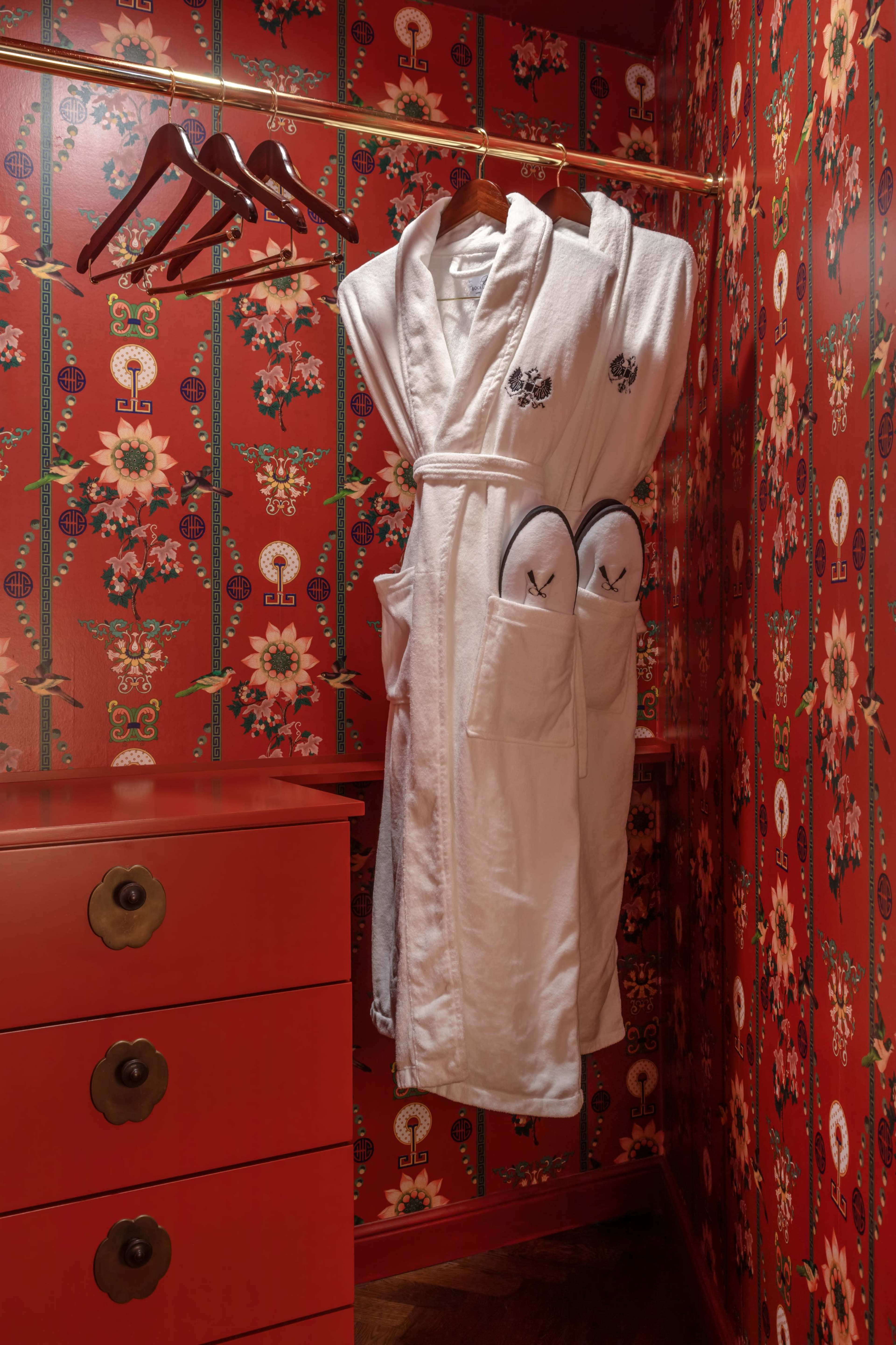 Grand Belle Suite at Petit Ermitage Image in Central LA, West Hollywood, CA