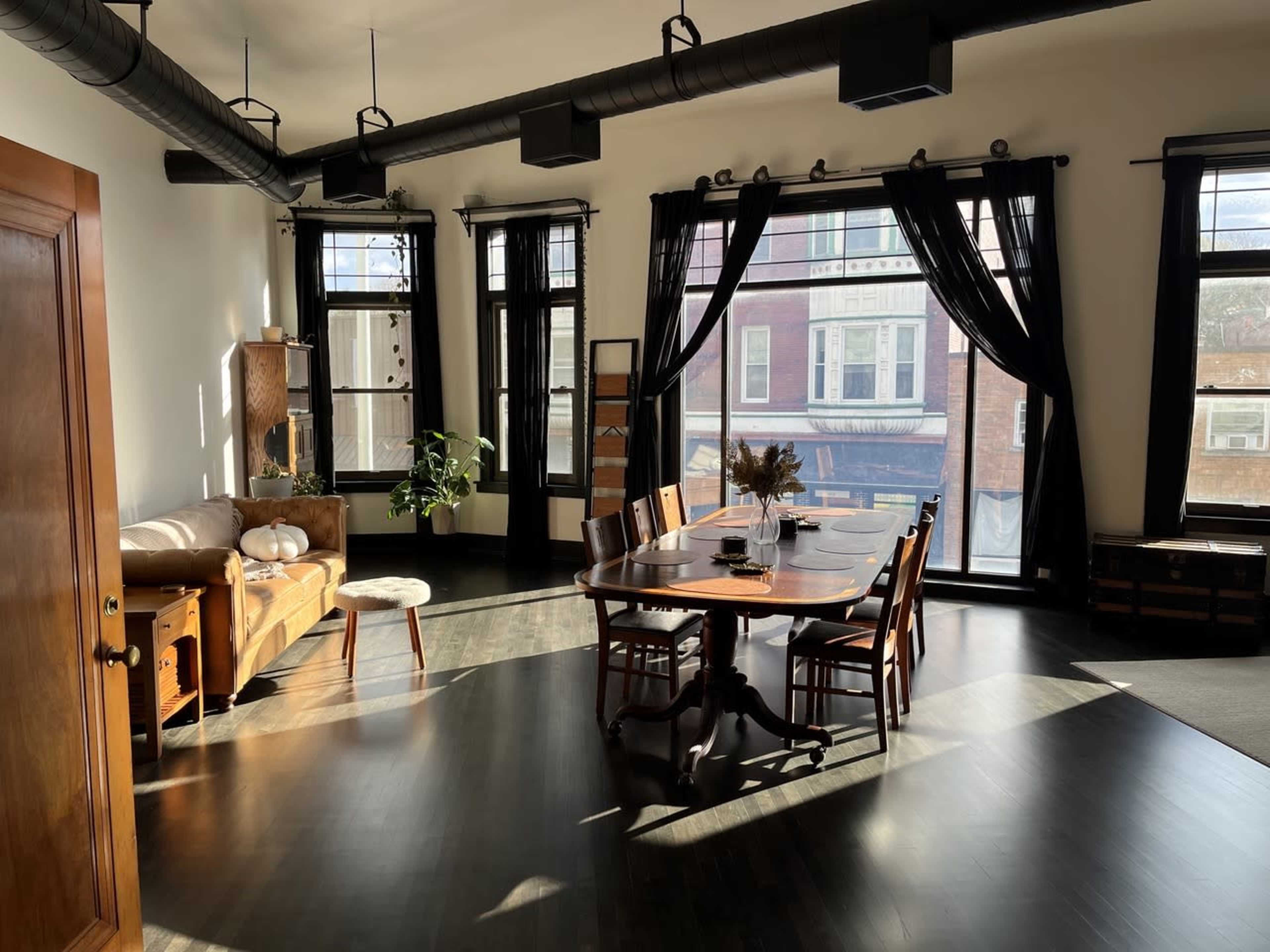 Historic, Art Deco Inspired Studio Image in Creston Heights, Grand Rapids, MI