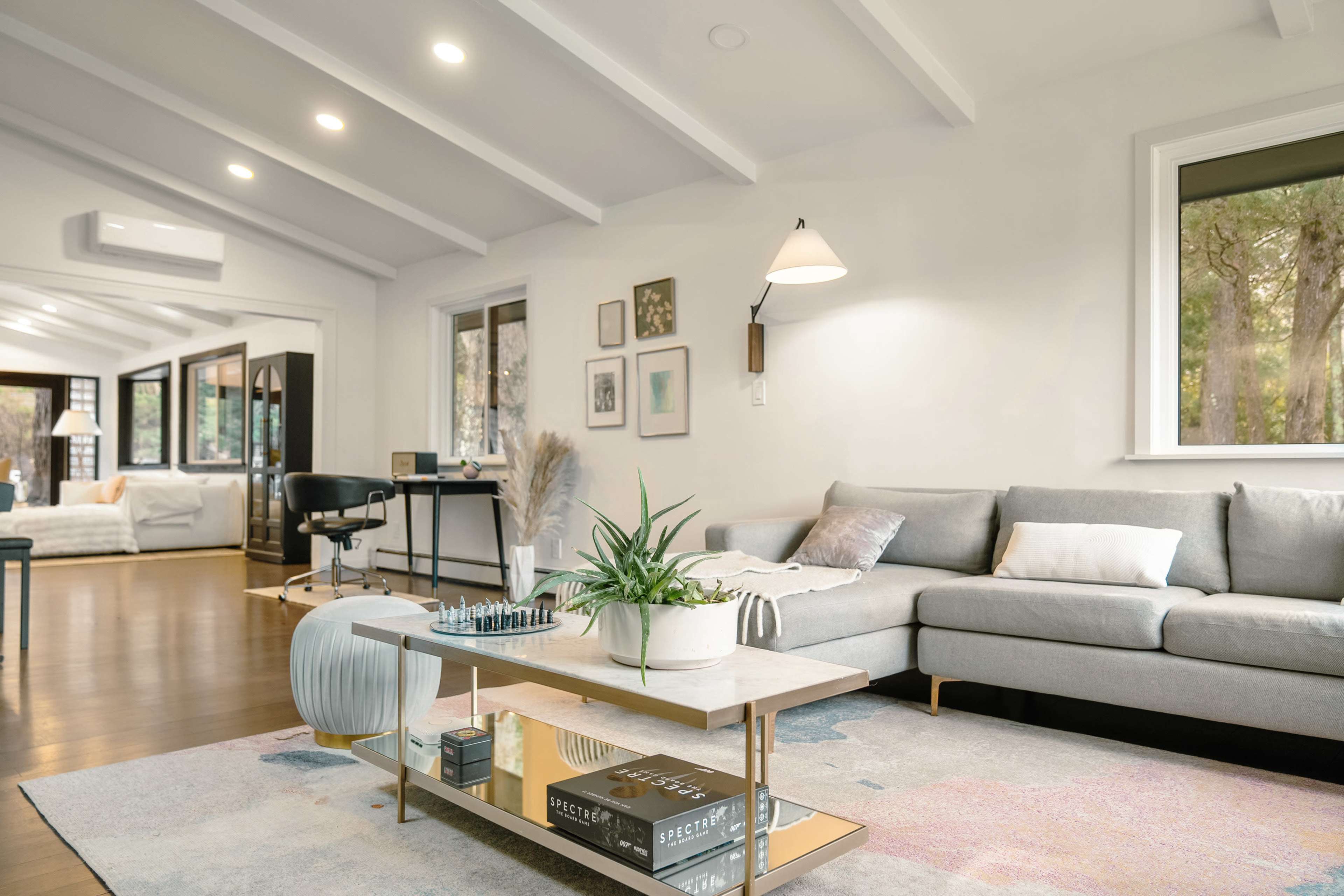 Mid Century Modern Unique Home Close to NYC Image in Mount Pleasant, Thornwood, NY