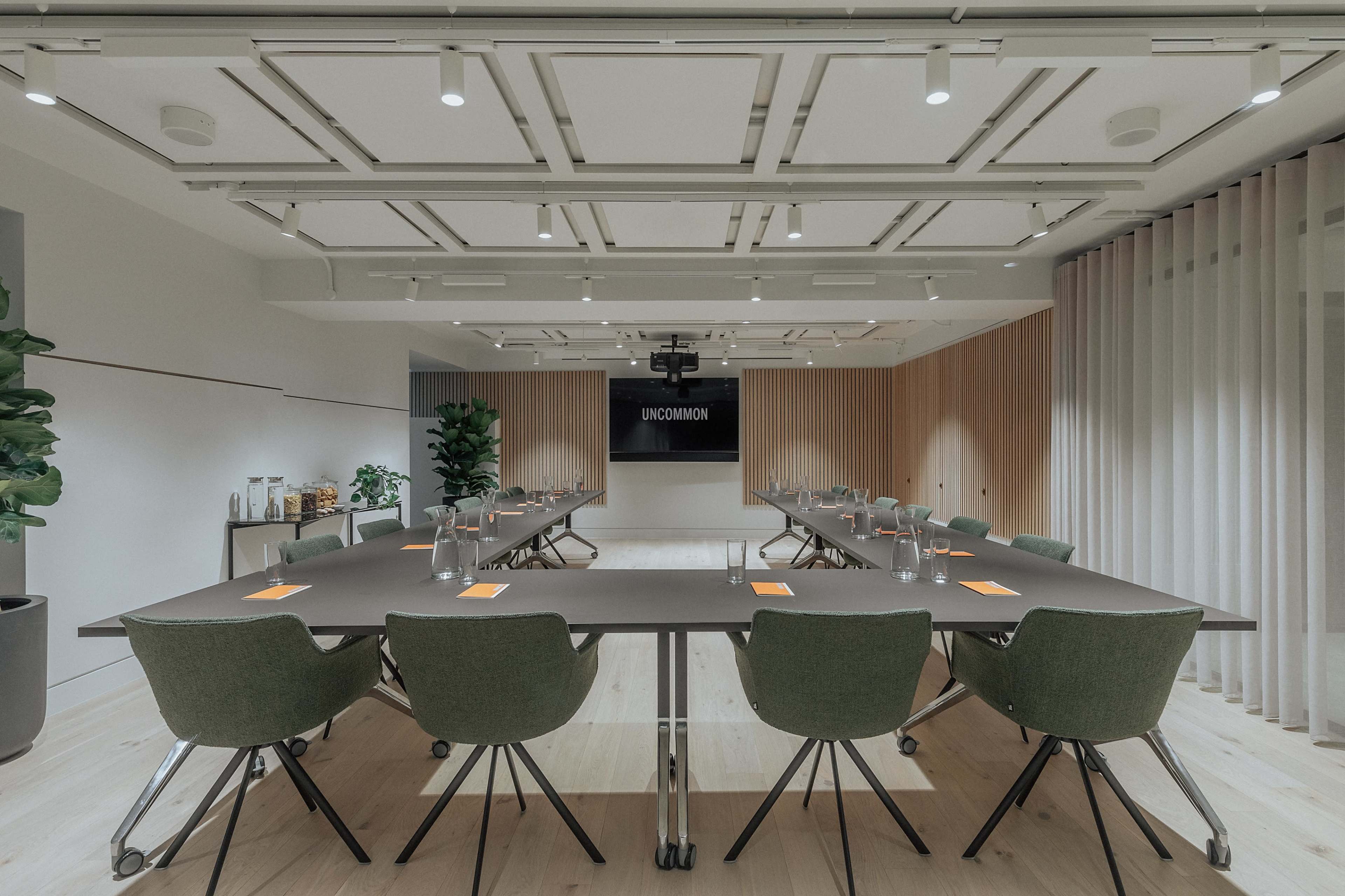 Flexible Board Space Image in Holborn, London, ENG
