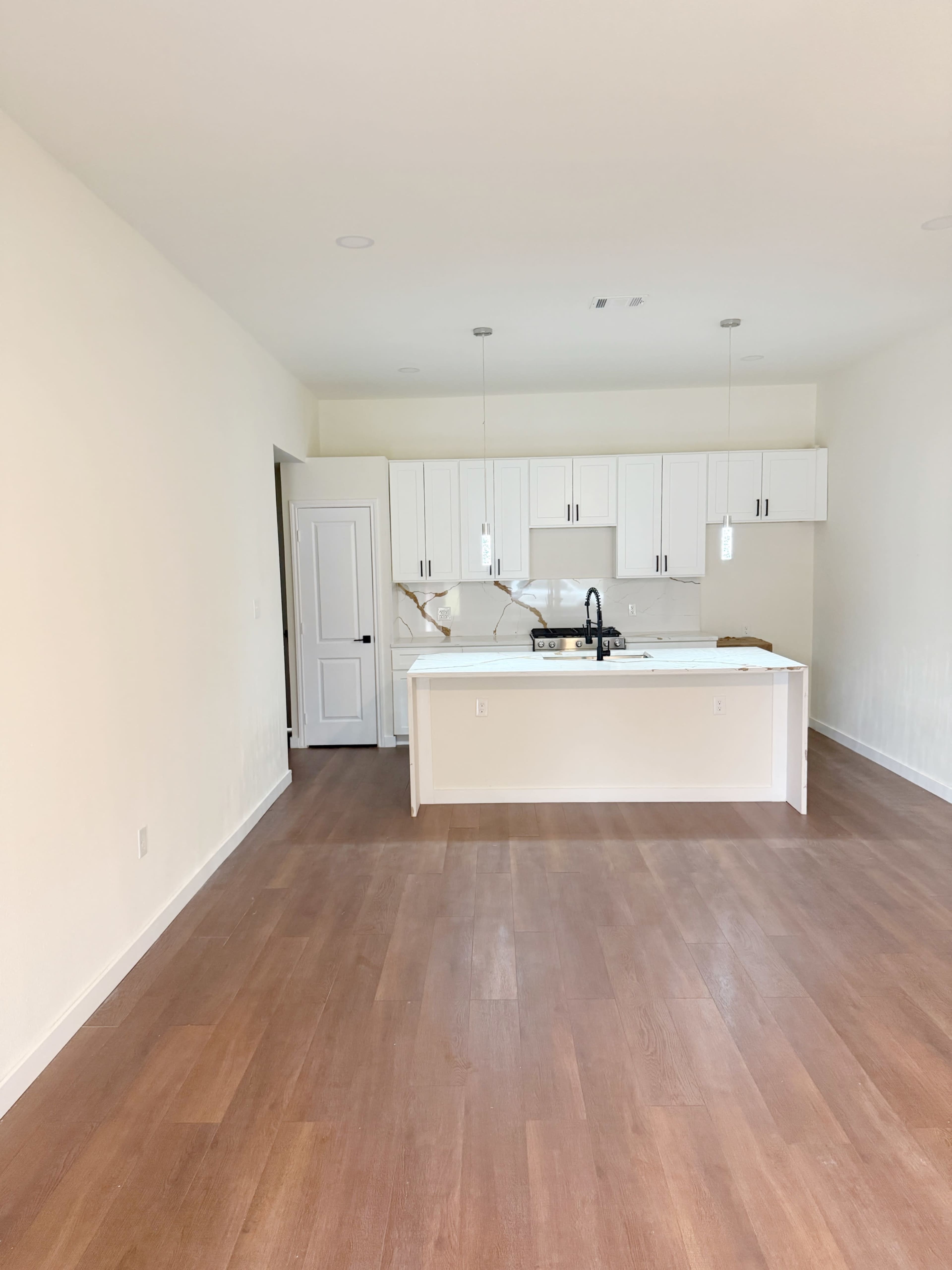 Urban Farmhouse Near UofH Image in MacGregor, Houston, TX