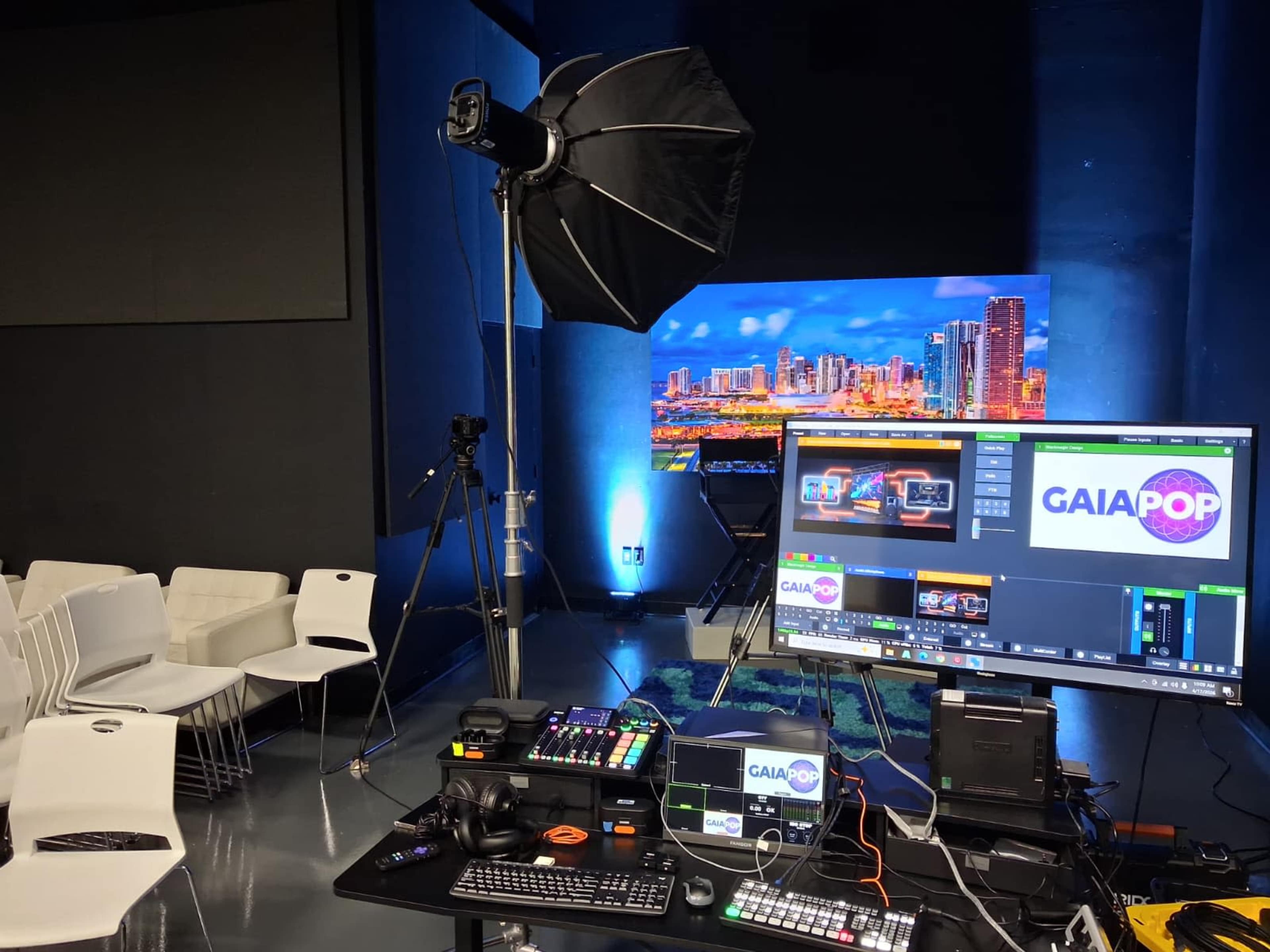 Studio with LED panel (6m x 3m or 19.69 ft x 9.84 ft) Image in Miami Springs, Miami Springs, FL