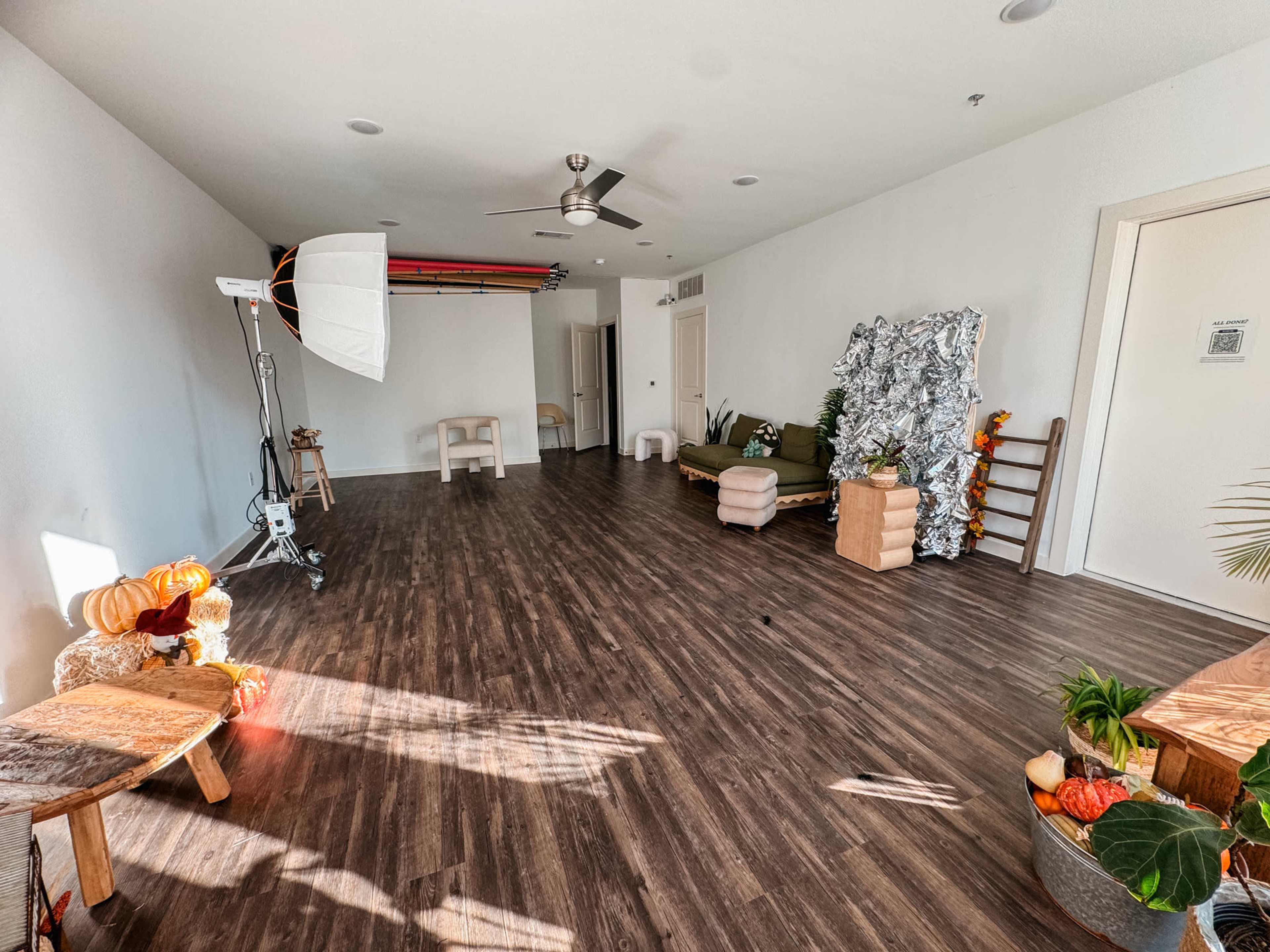 Bright & Open Blank Canvas Studio with Flexible Layout Image in West Dallas, Dallas, TX
