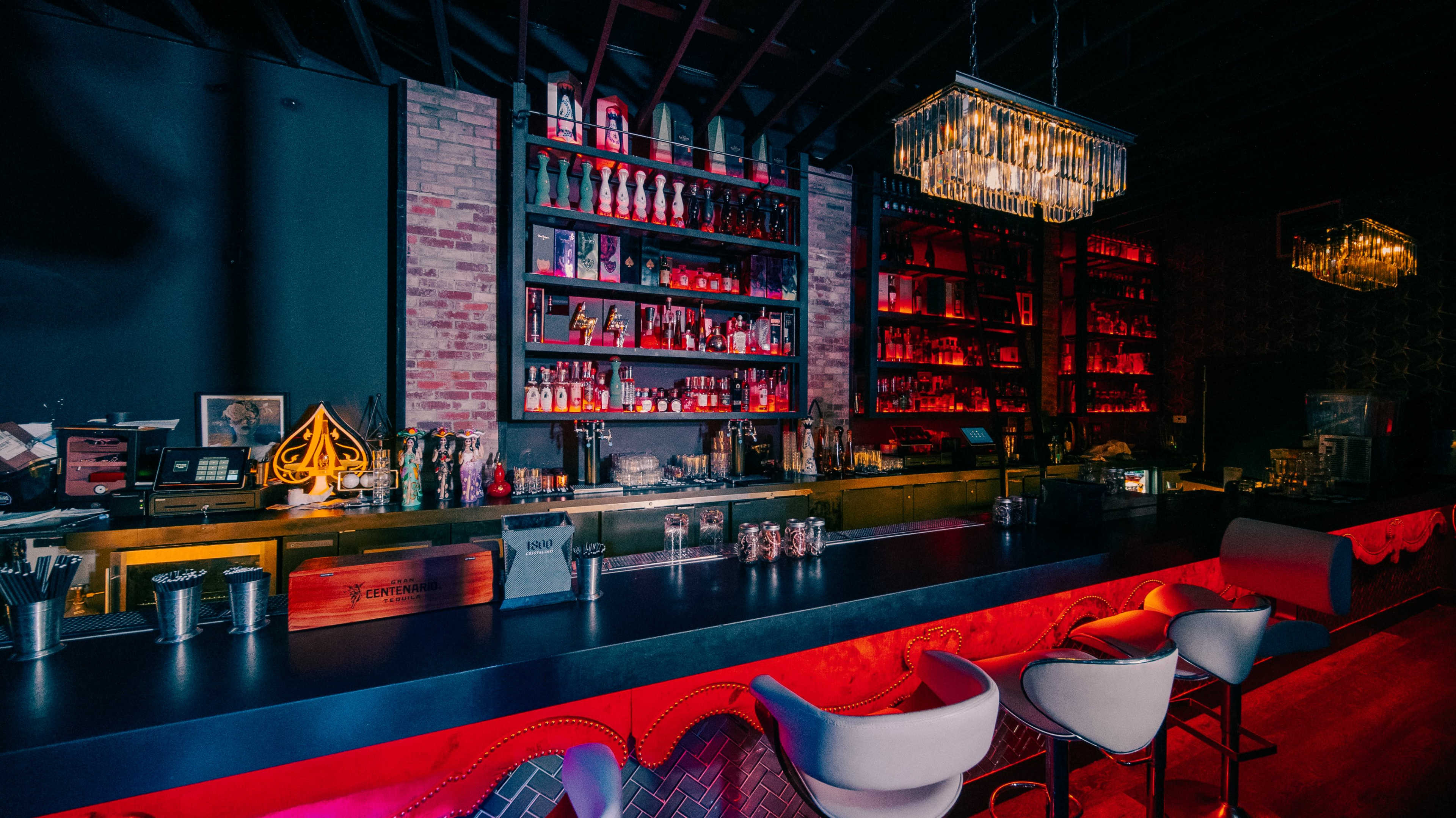 Downtown Modern Bar Image in Gaslamp Quarter, San Diego, CA