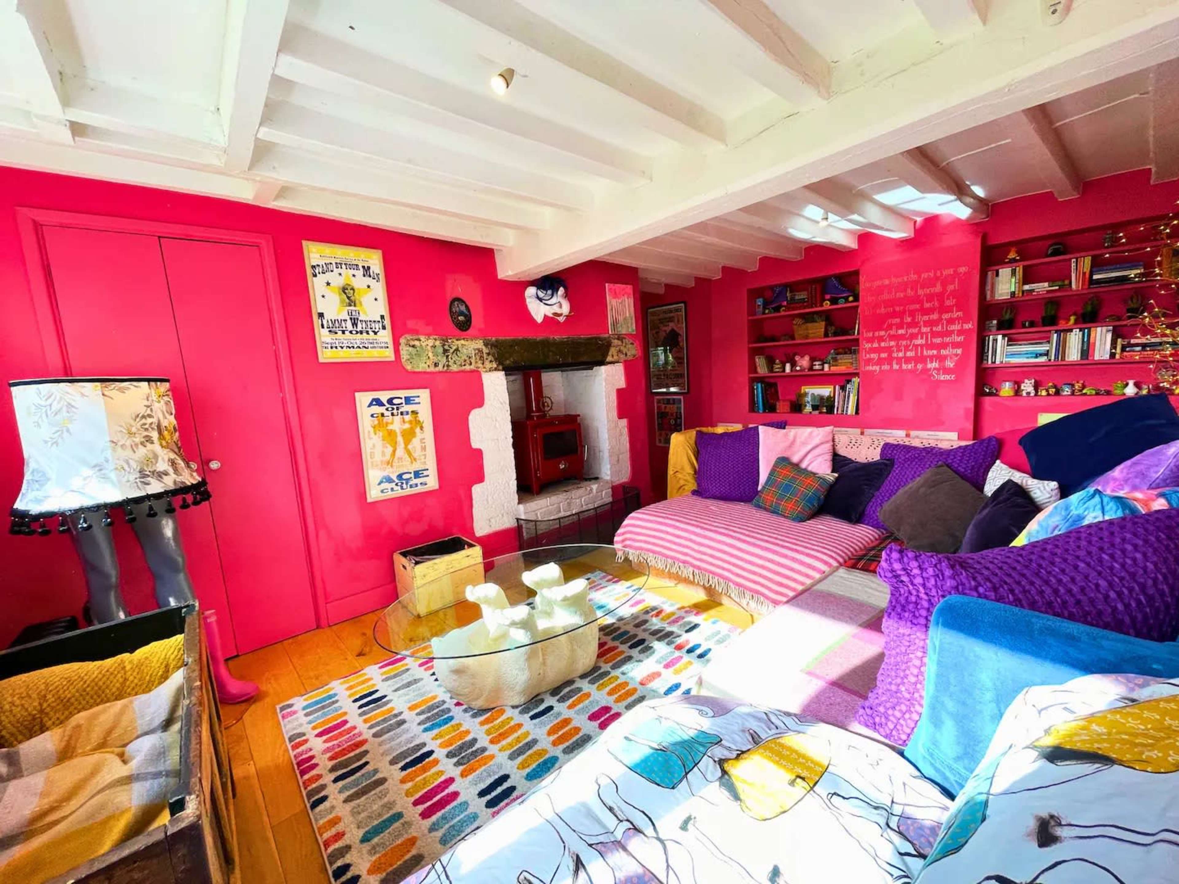 Rustic Countryside Farmhouse for Team Days, Retreats & Creative Planning Image in Baulking, Baulking, ENG