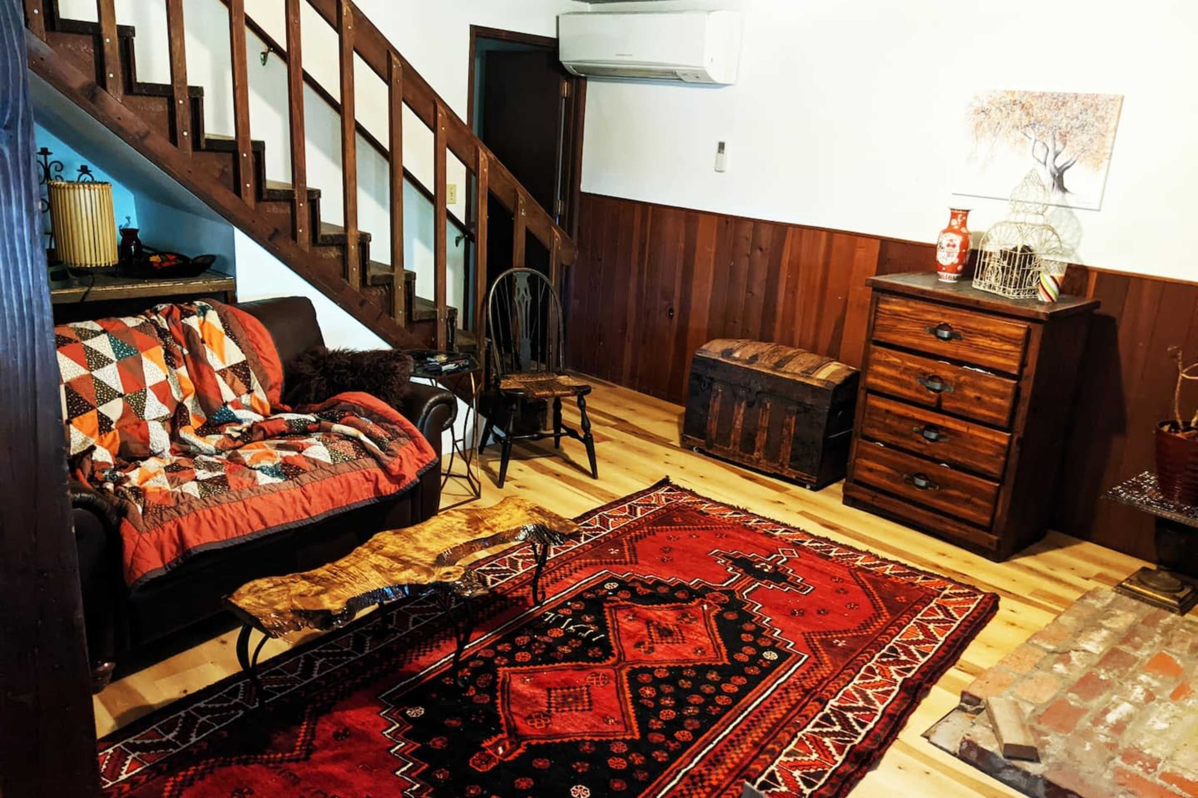 Roomy, whimsy and green Image in Bay City, Bay City, OR