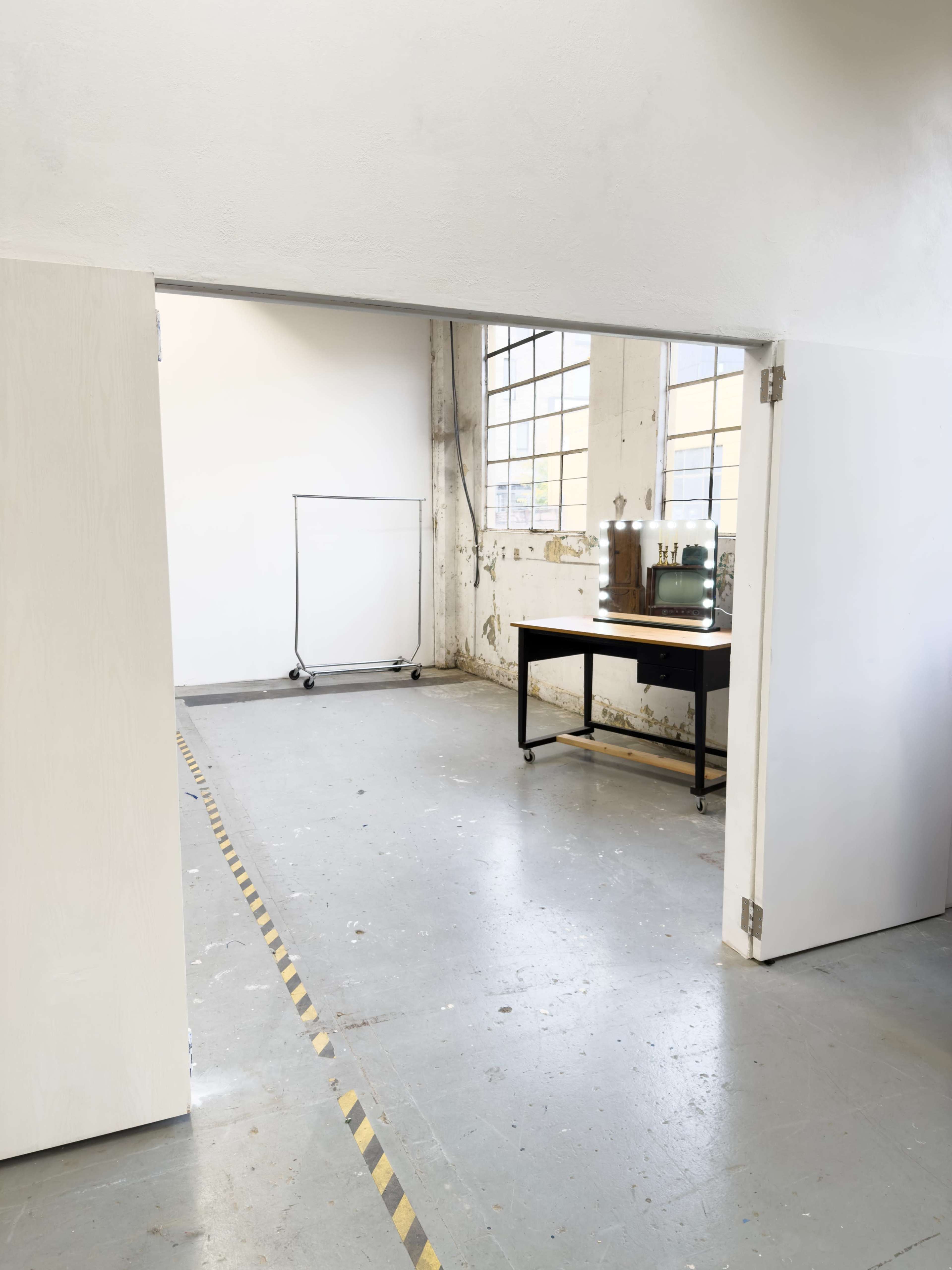 Warehouse, Industrial, Bright 400 sf Daylight Studio. Image in North Portland, Portland, OR