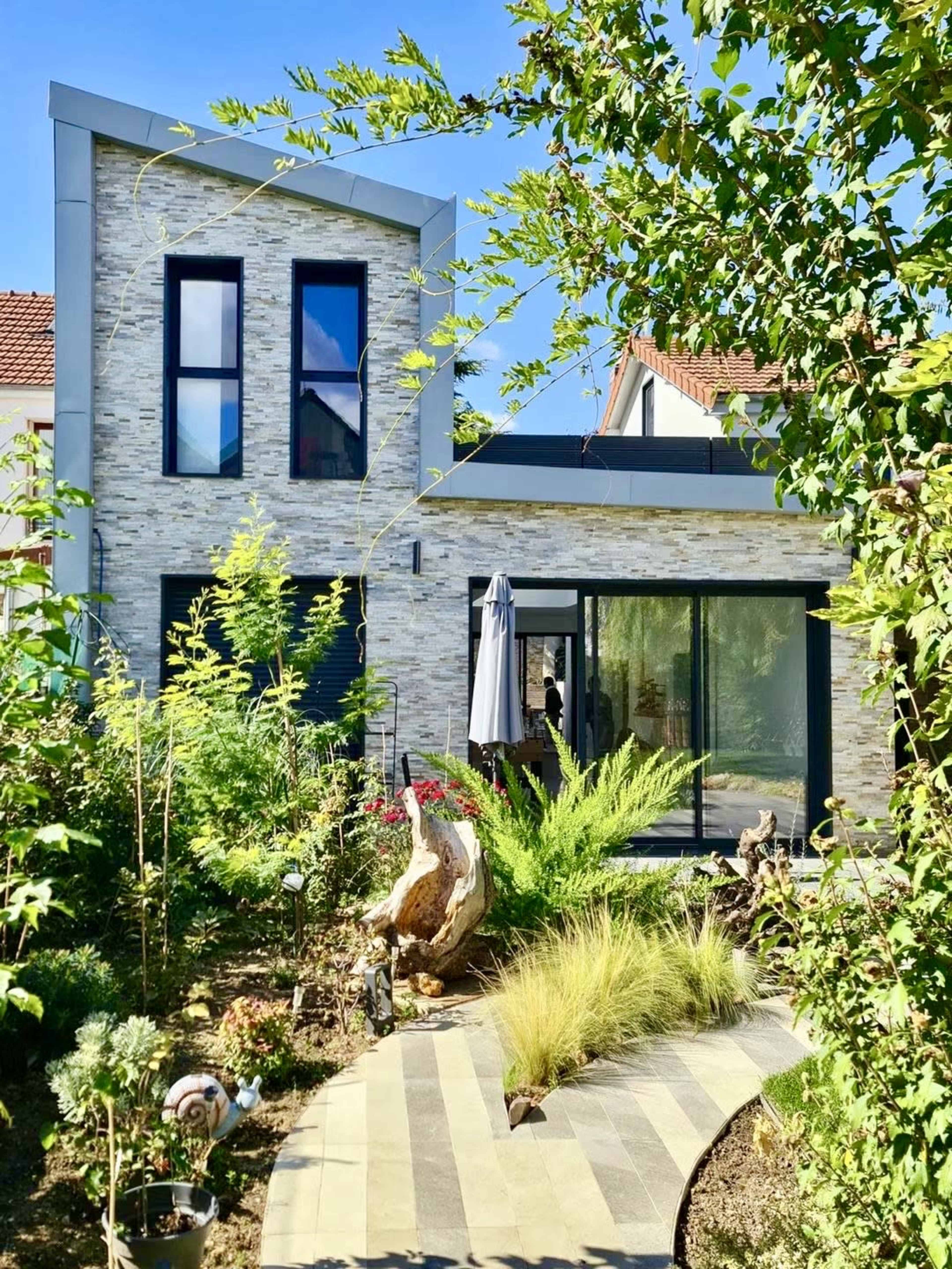 Maison de Verdure Proche Paris Image in , Bagneux