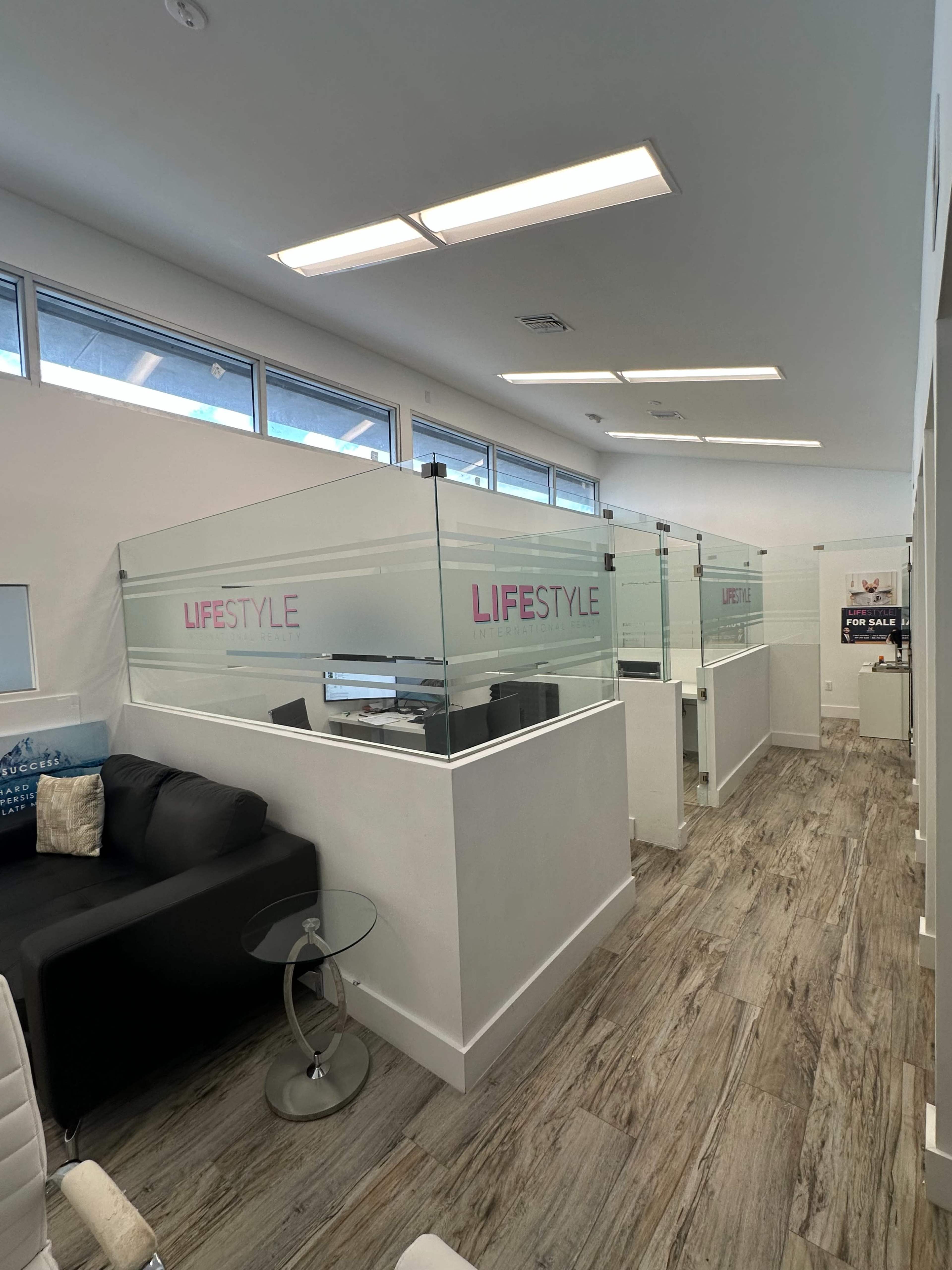 Cozy office for trainings or courses! Image in Pembroke Pines, Pembroke Pines, FL