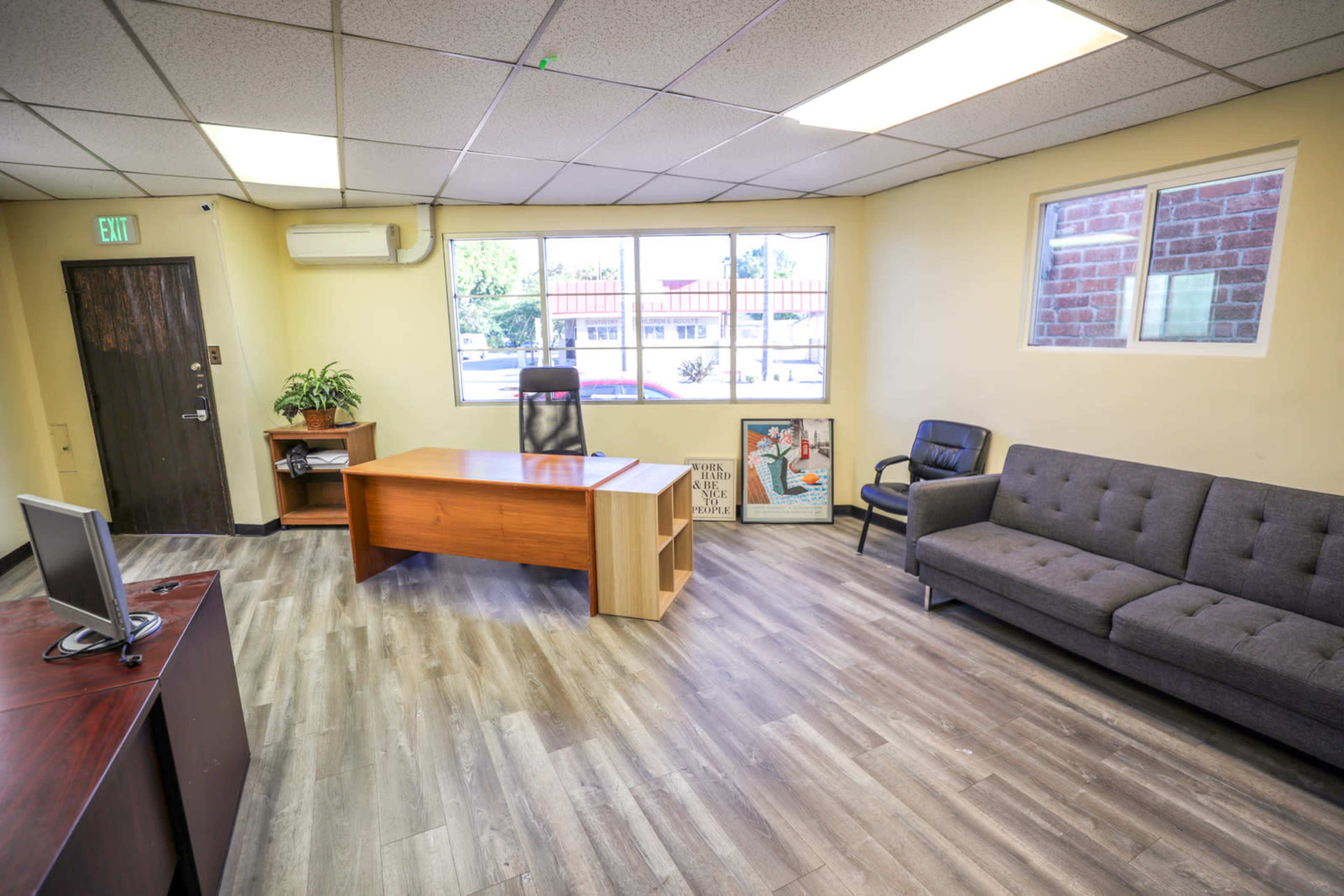Culver City Affordable Office (entire space) Image in Culver - West, Culver City, CA