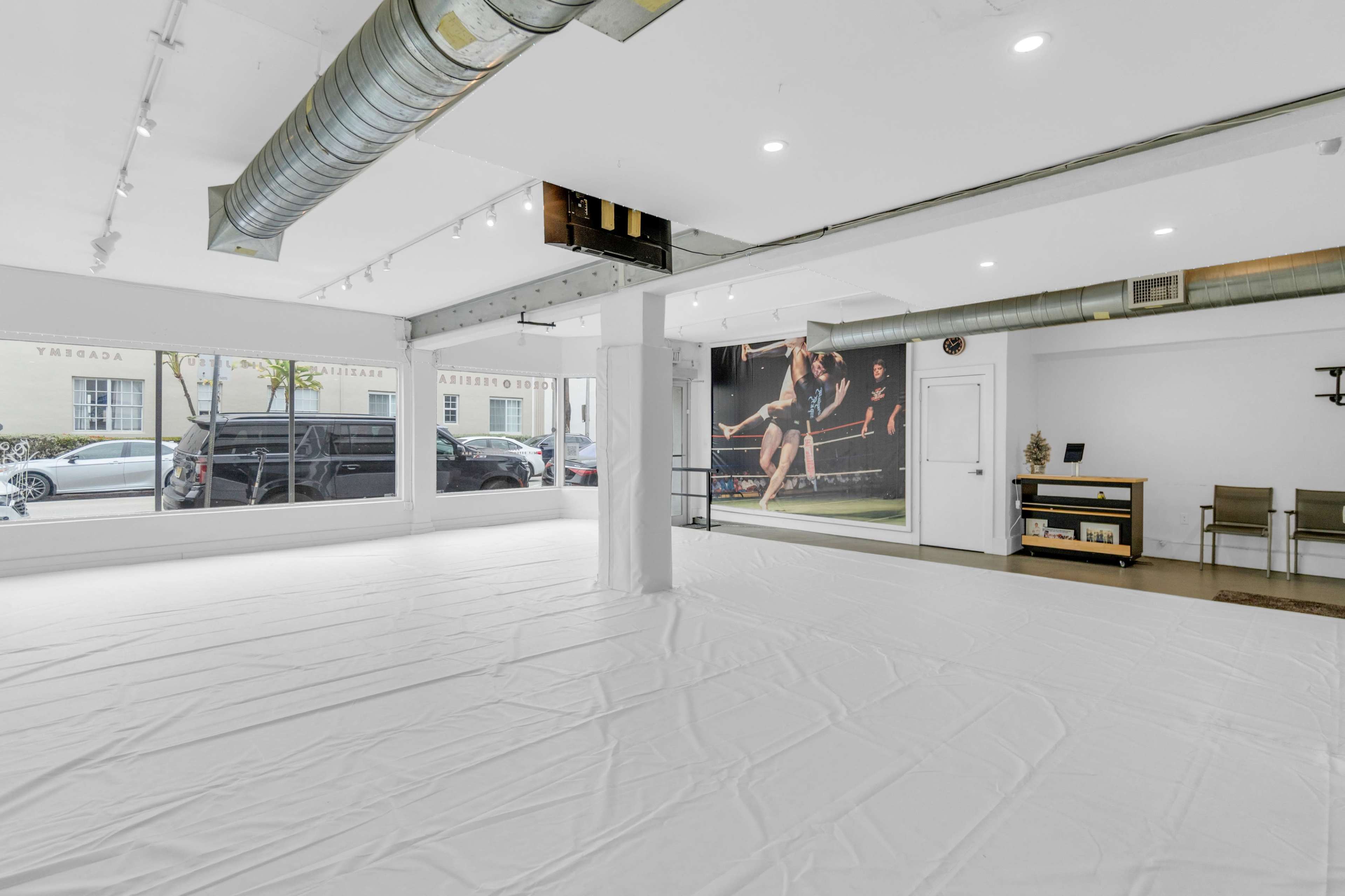 South Beach Multi-Use Studio with Natural Light & Large Storefront Windows Image in Flamingo / Lummus, Miami Beach, FL