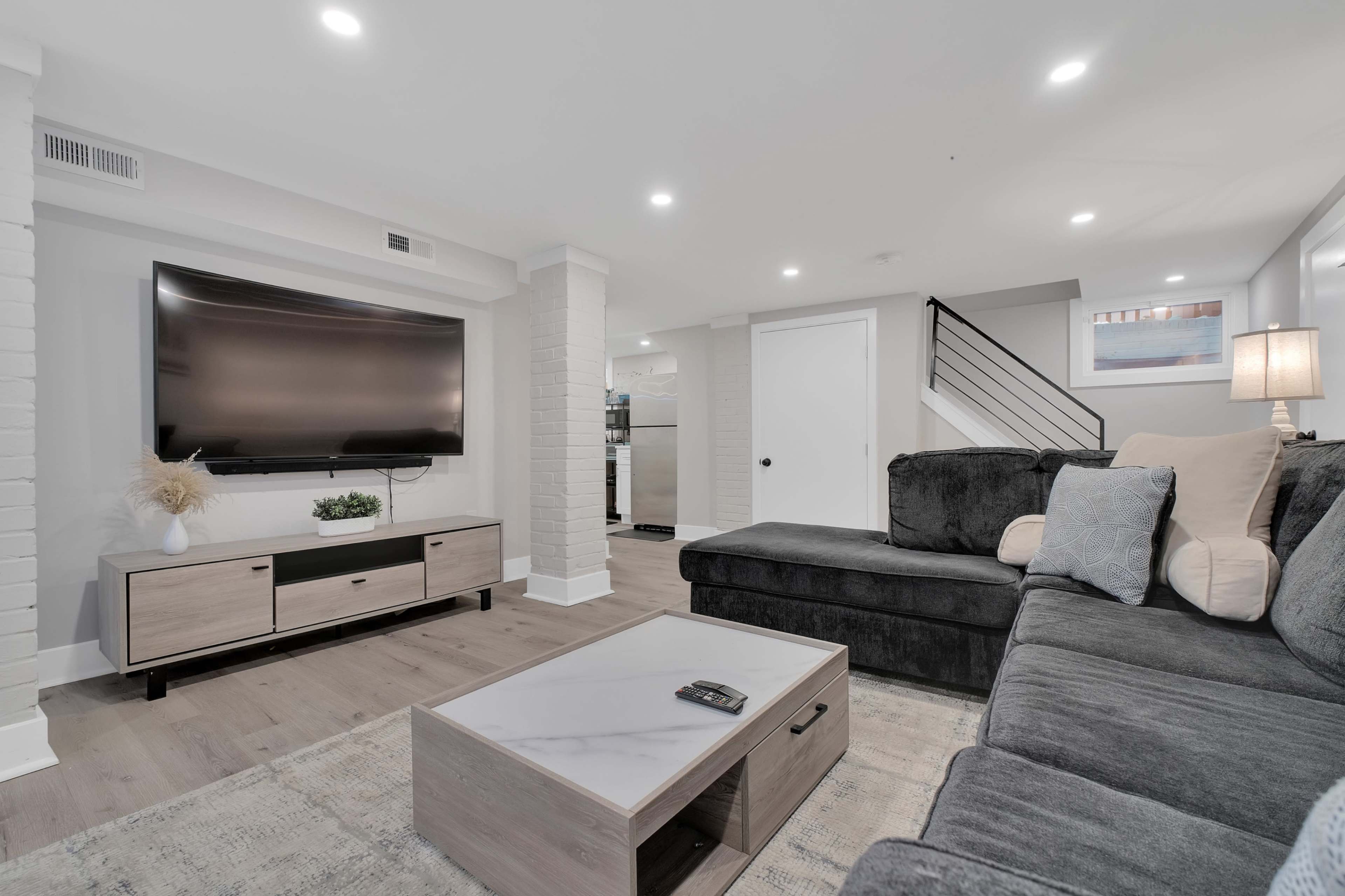 DC Group Retreat 7BD’s & 5BD’s 15 min to National Mall Image in Lower Fairfax Village, Washington DC, DC