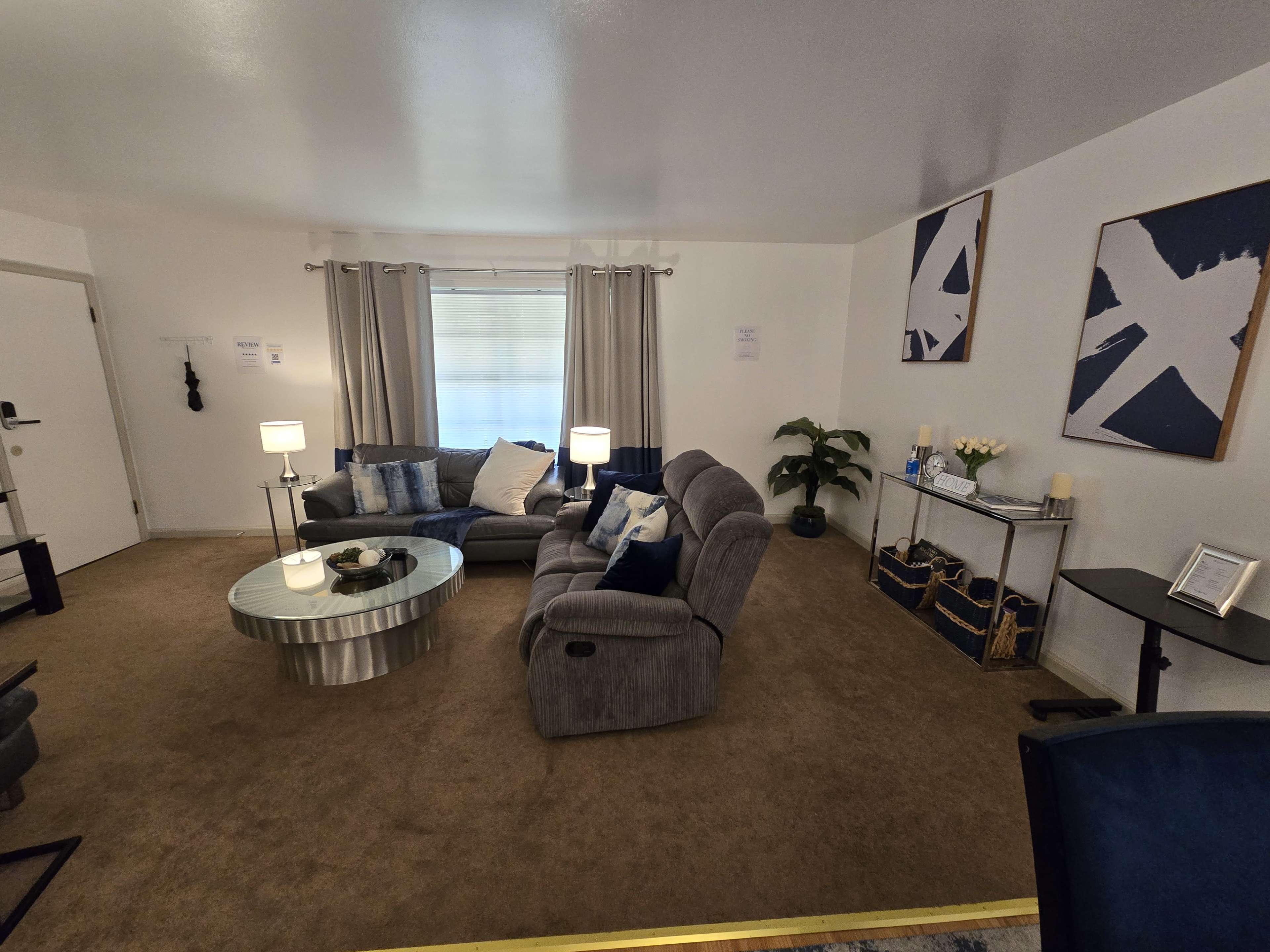 Upscale Queen Bedroom/Full Office Apartment Image in Grasslyn Manor, Milwaukee, WI