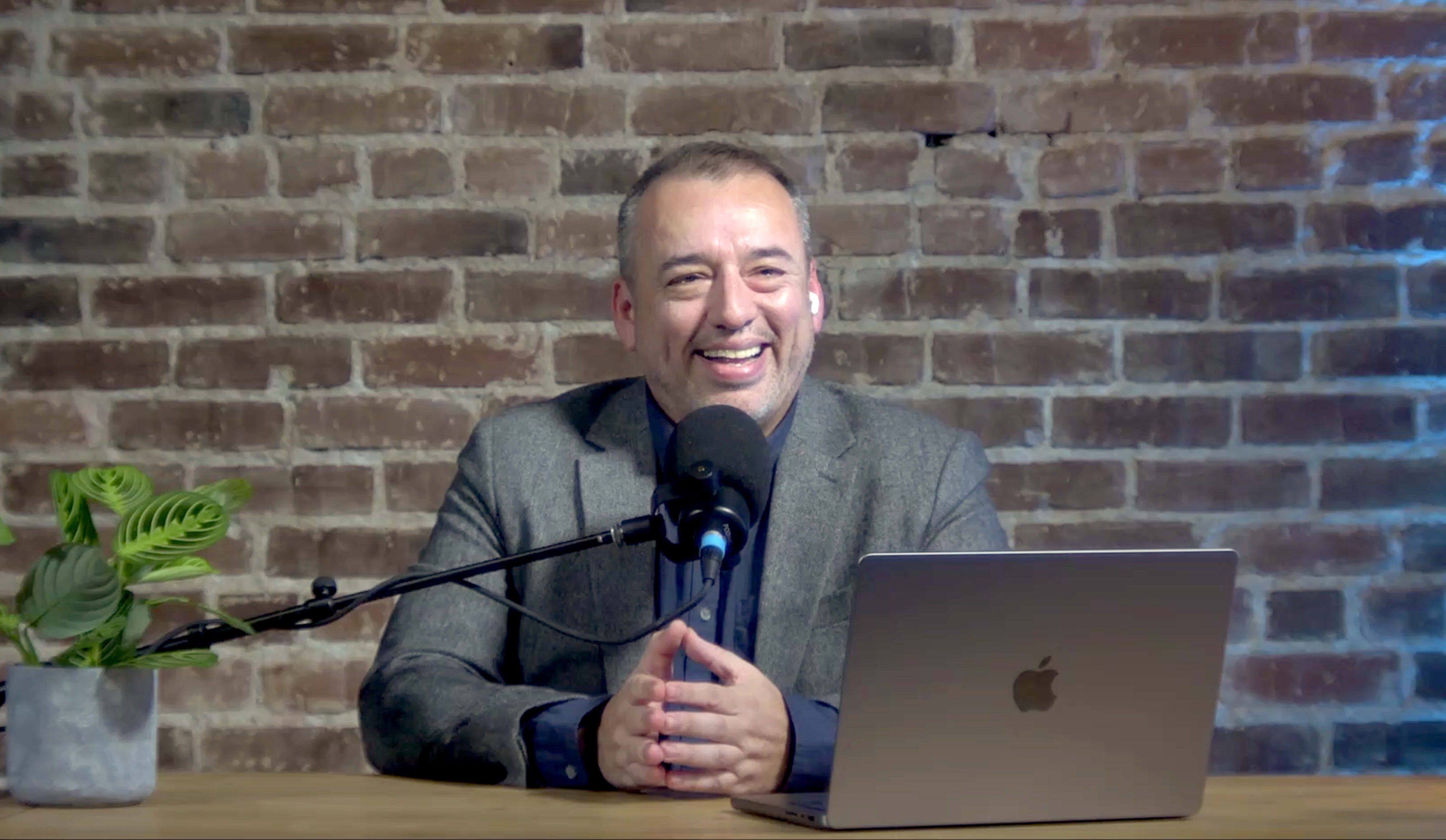 Pre-Lit Podcast Recording Studio- Old Pasadena/ Podcast Space- 3 Cameras - ALL AUDIO EQUIPMENT INCLUDED - Add On Video Services Available! Image in Old Pasadena, Pasadena, CA