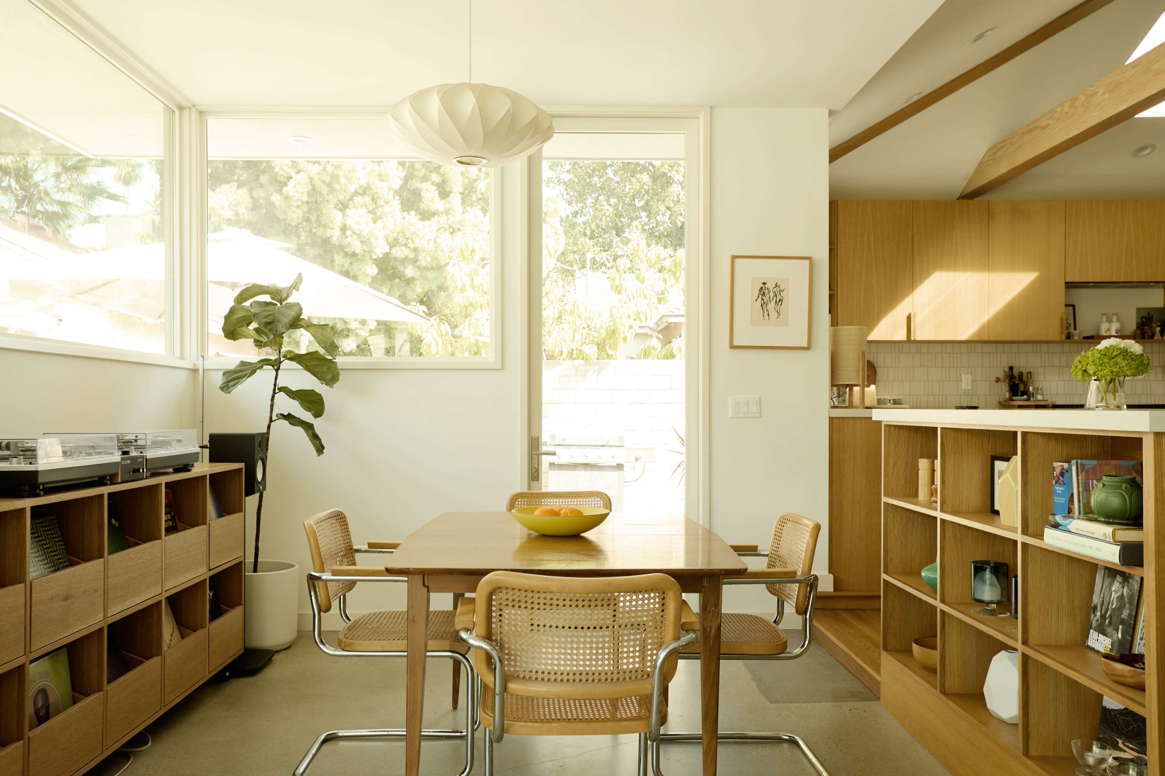 California Modern Home & Studio with Pool Image in Van Nuys, Sherman Oaks, CA