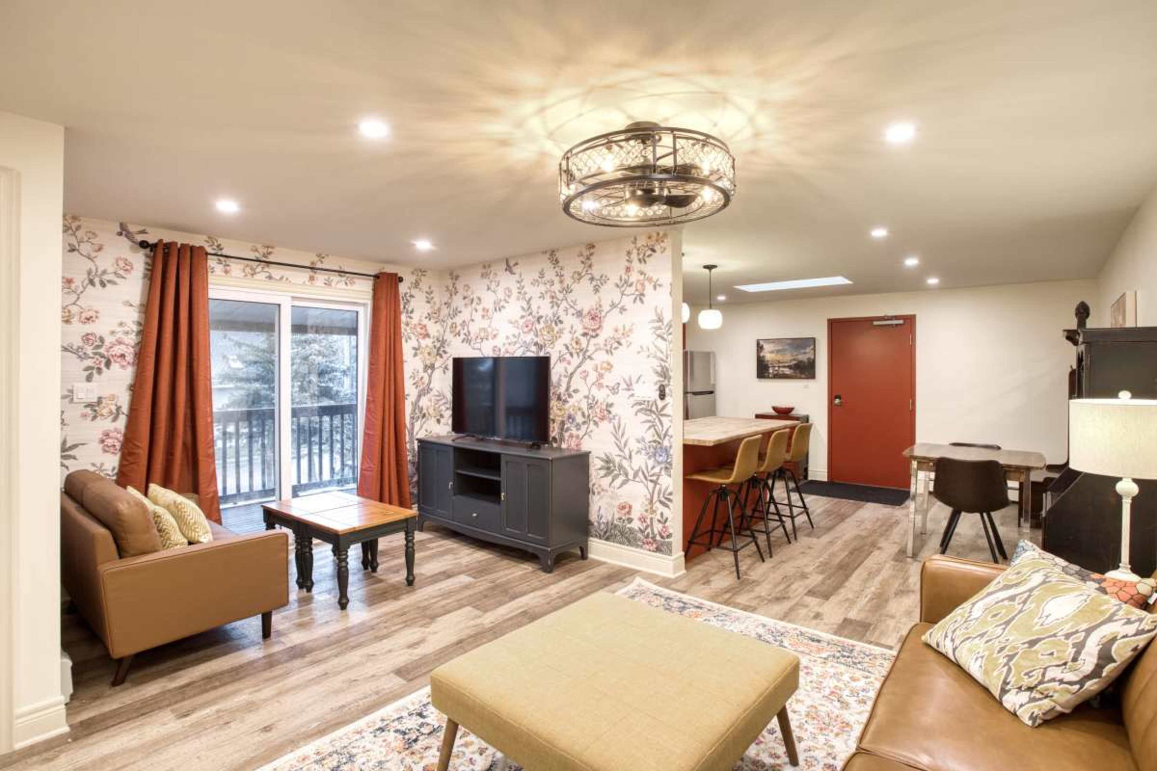 Rustic and Elegant 2BR Apartment in the Countryside of Niagara Benchlands Winery Region Image in Campden, Campden, ON